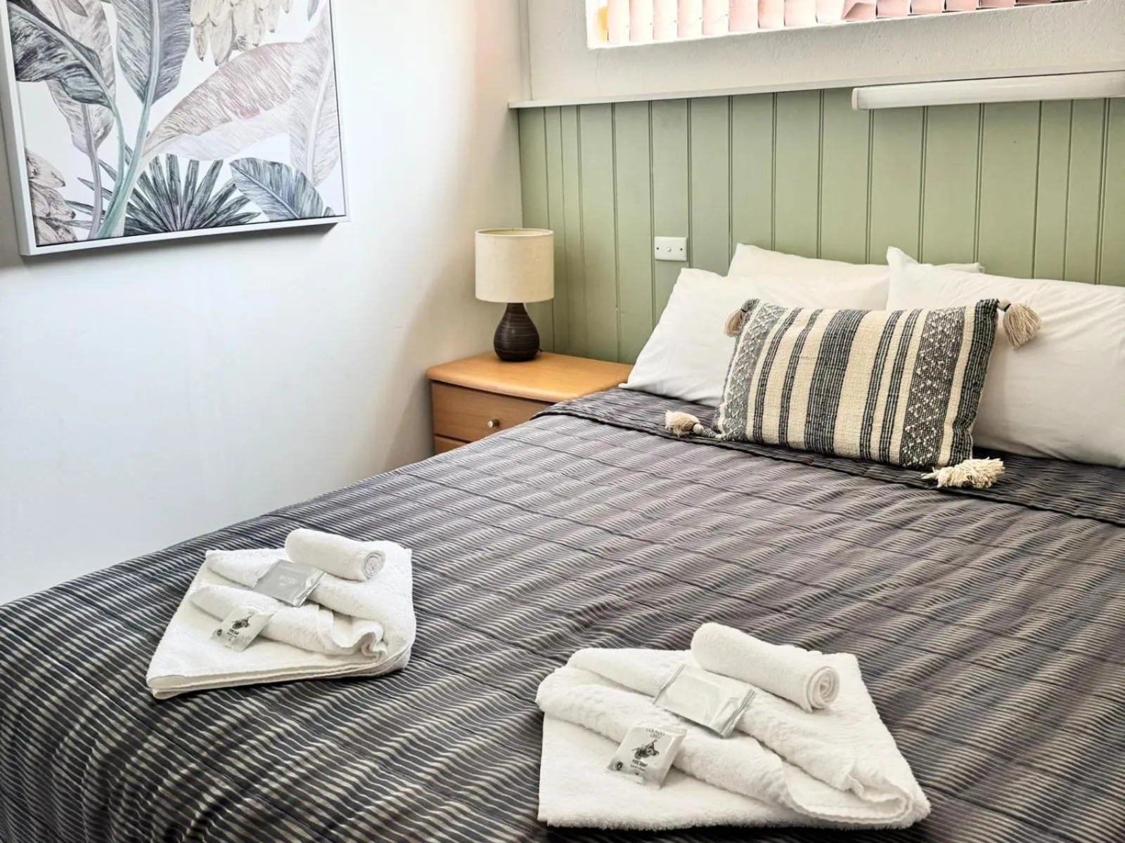 Bed in Barossa Palms Motel