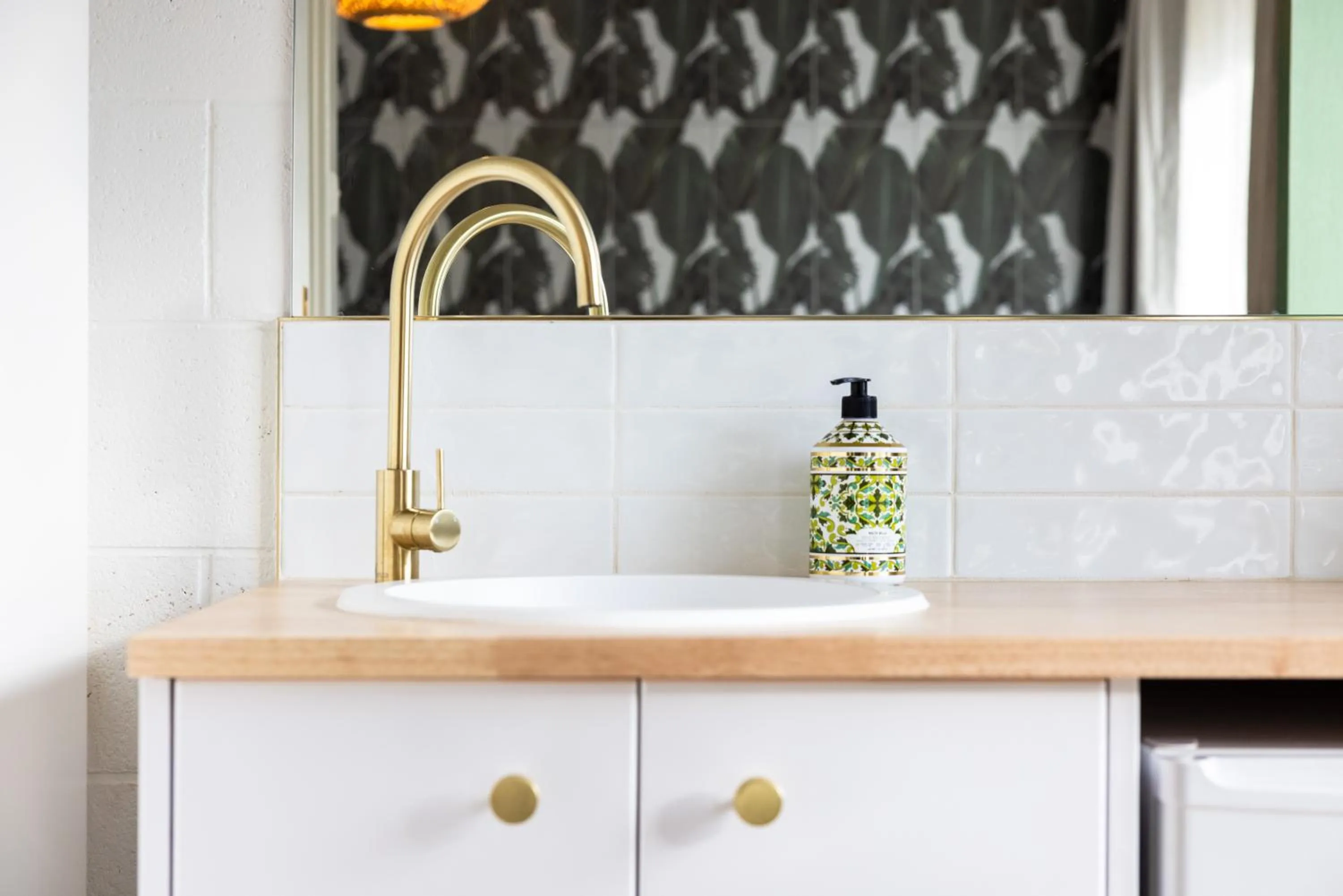 Kitchen or kitchenette in Barossa Palms Motel