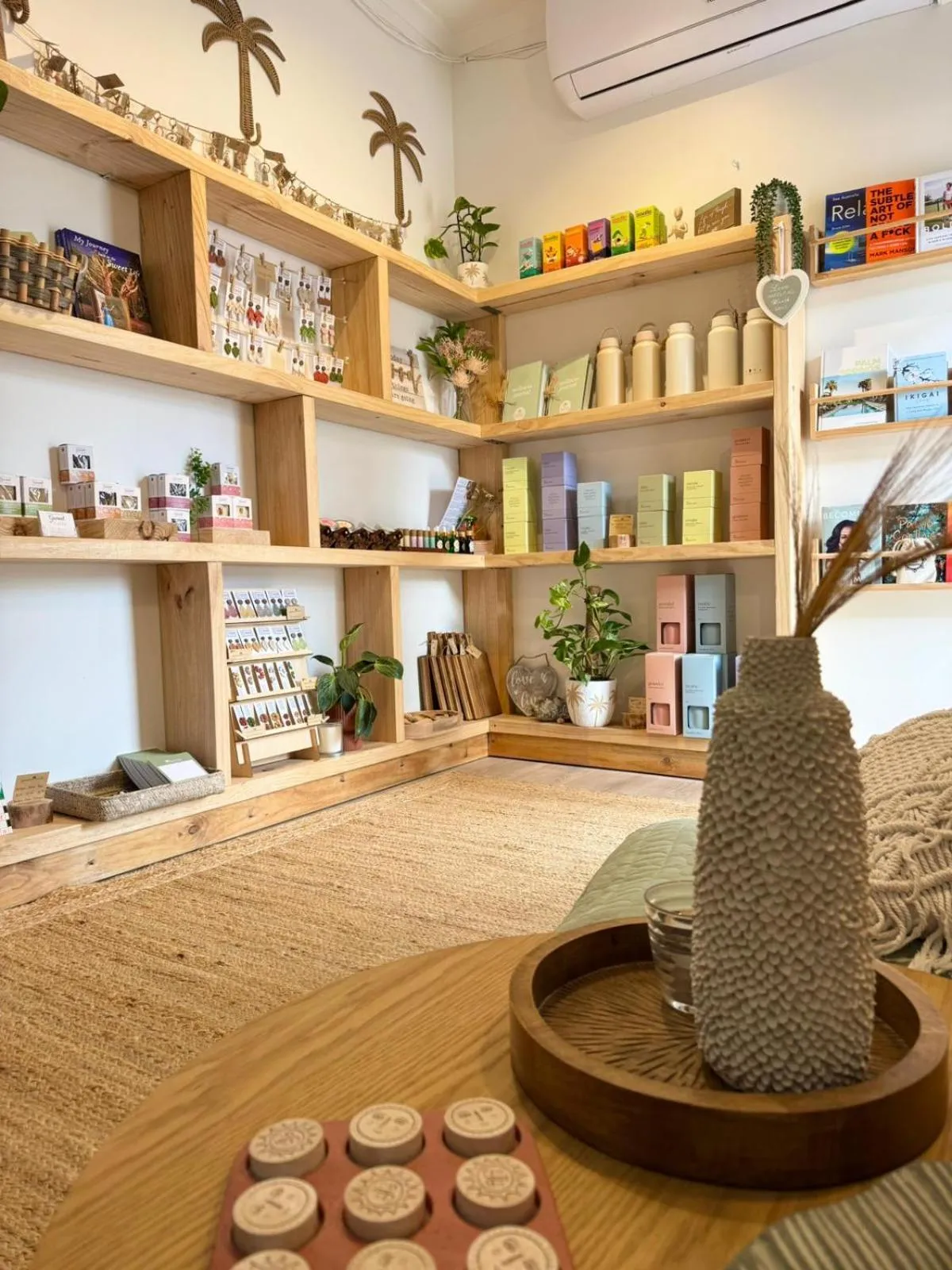 Communal lounge/ TV room in Barossa Palms Motel