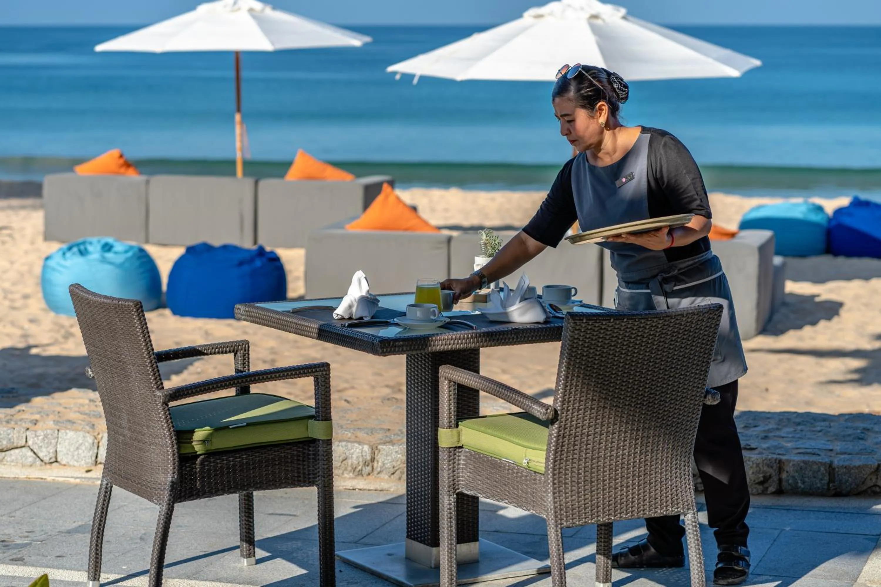 Restaurant/places to eat in Aleenta Phuket - Phang Nga - The Leading Hotels of the World