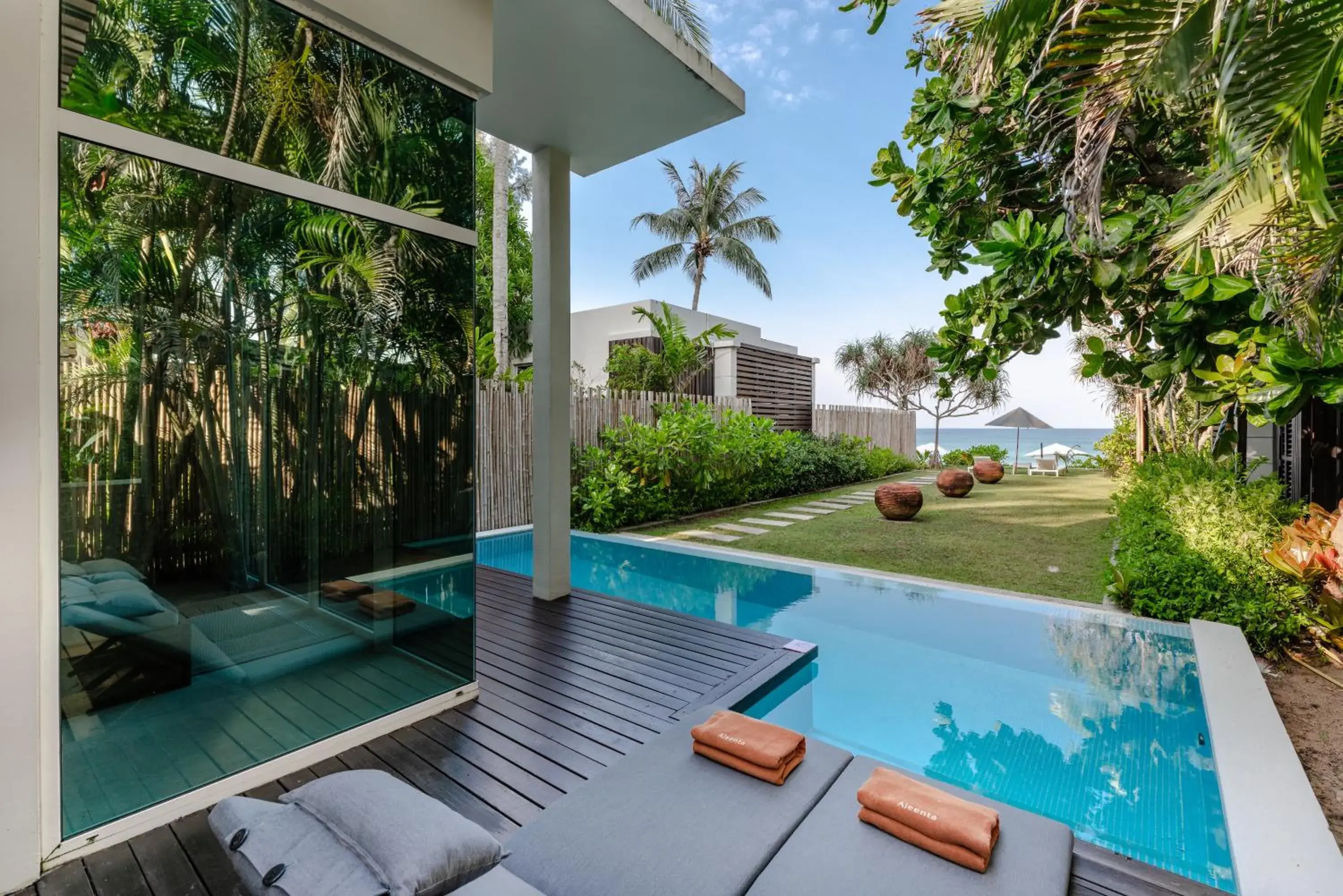Beachfront Pool Suite in Aleenta Phuket - Phang Nga - The Leading Hotels of the World Beachfront Pool Suite in Aleenta Phuket - Phang Nga - The Leading Hotels of the World