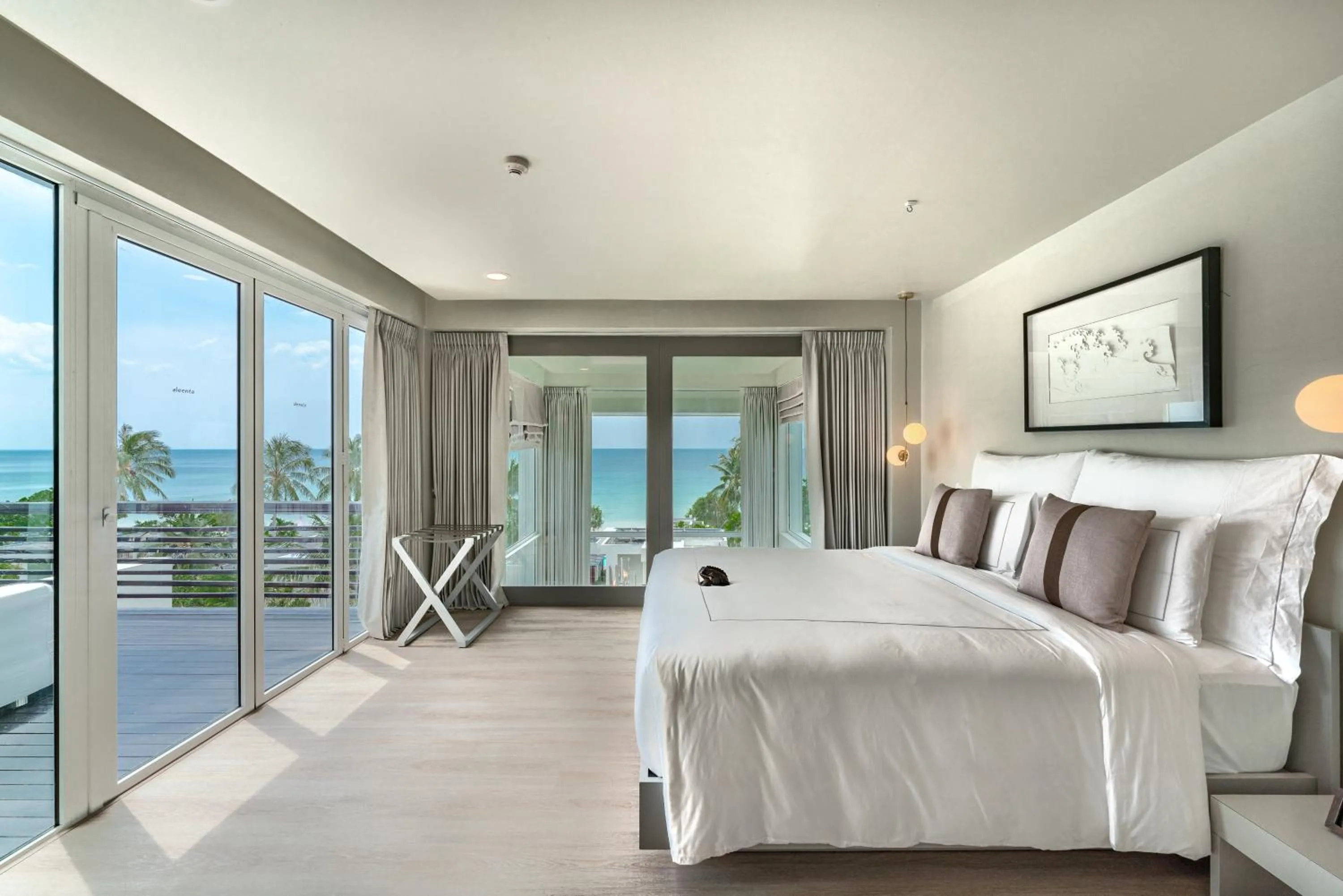 Bed in Aleenta Phuket - Phang Nga - The Leading Hotels of the World