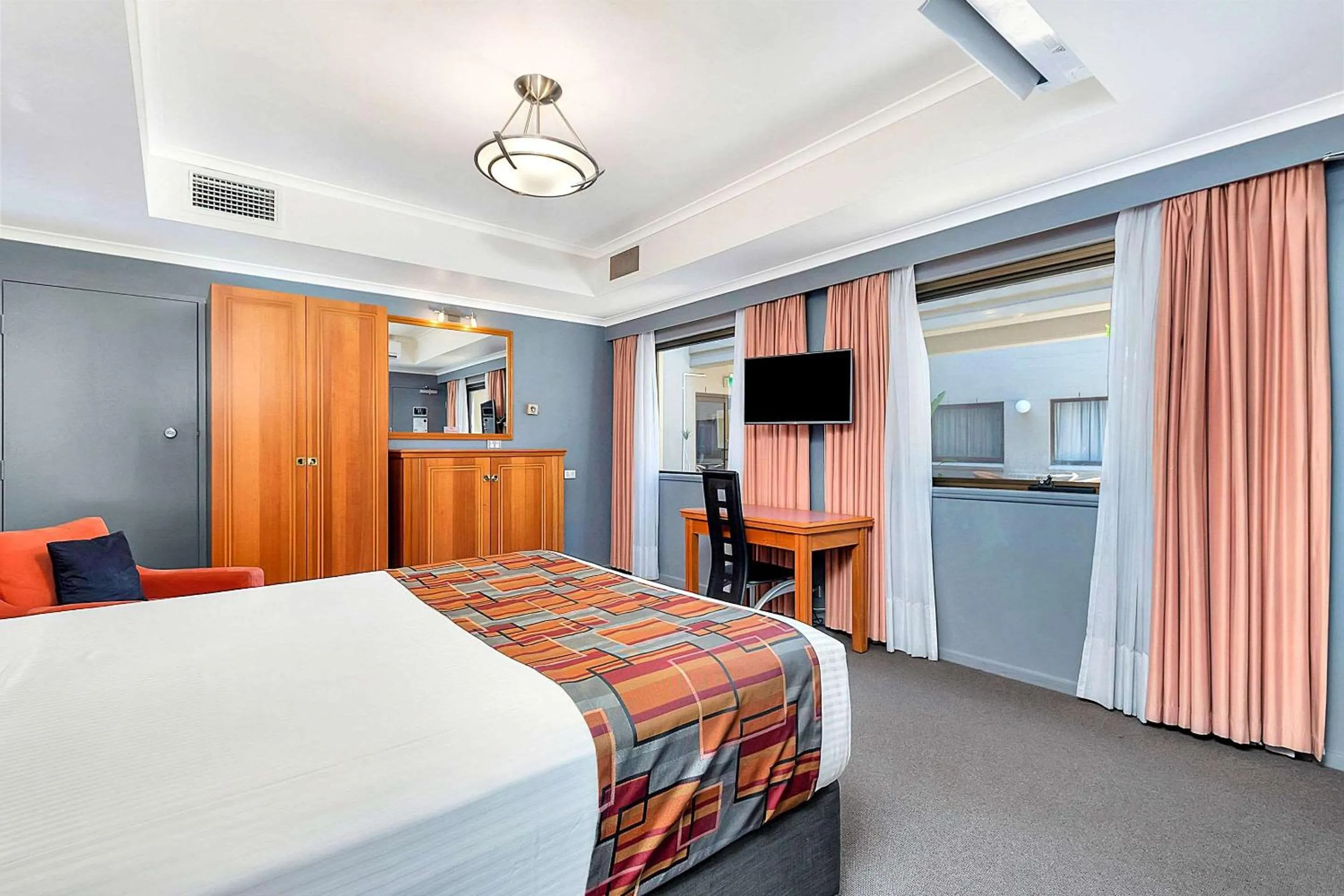 Photo of the whole room in Quality Inn O'Connell