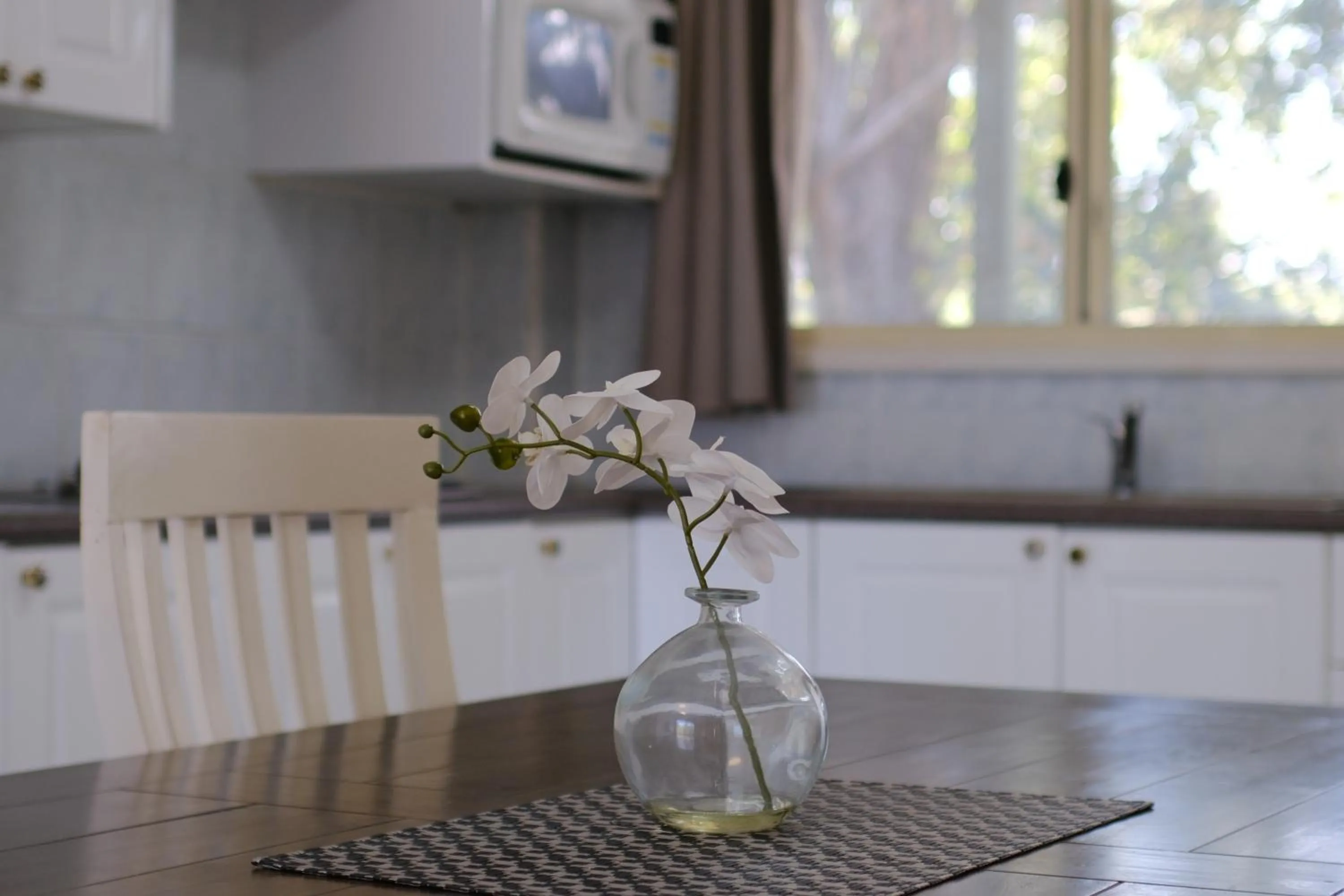 Dining area in Golf Place Inn Wollongong