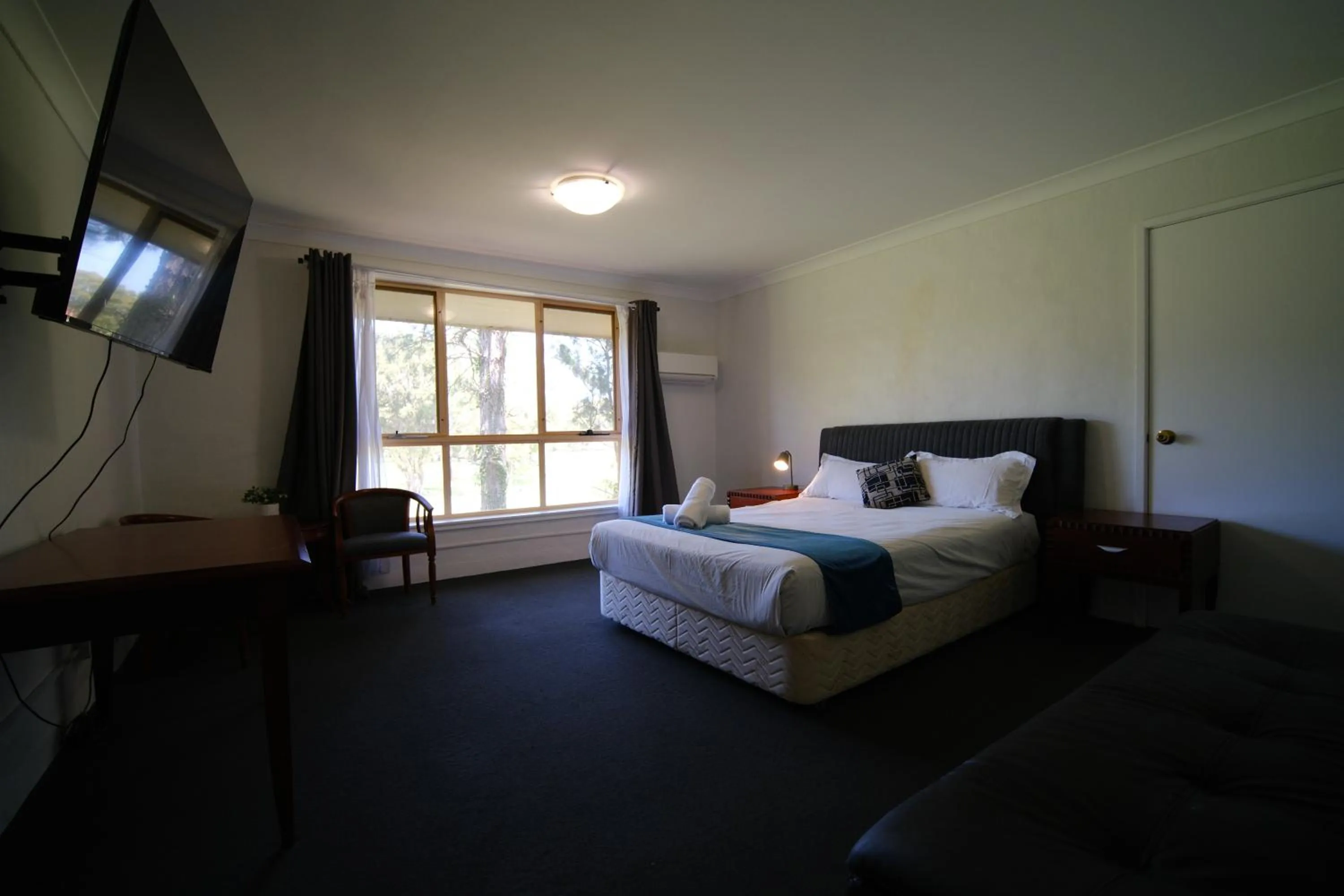 Bed in Golf Place Inn Wollongong