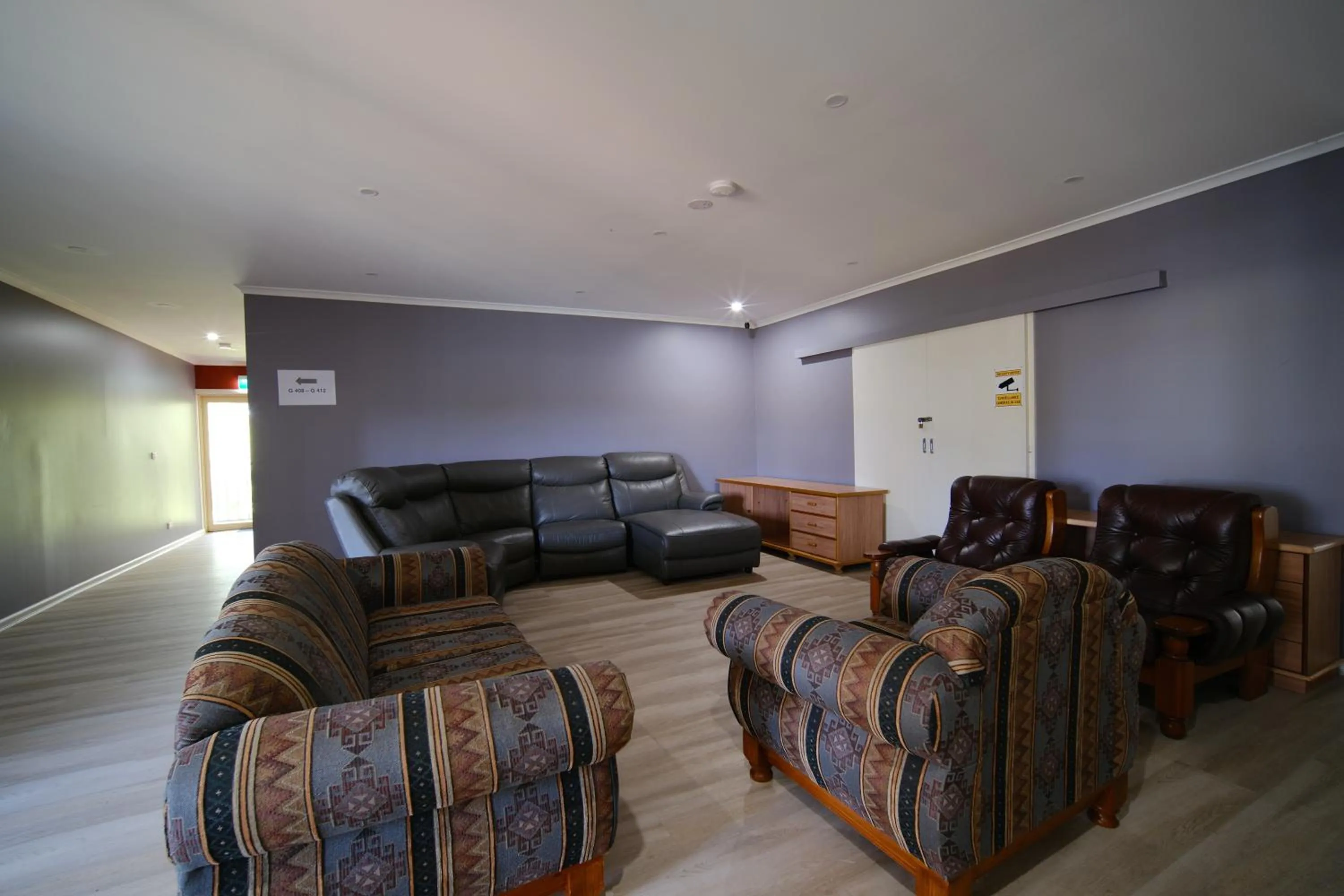 Seating area in Golf Place Inn Wollongong