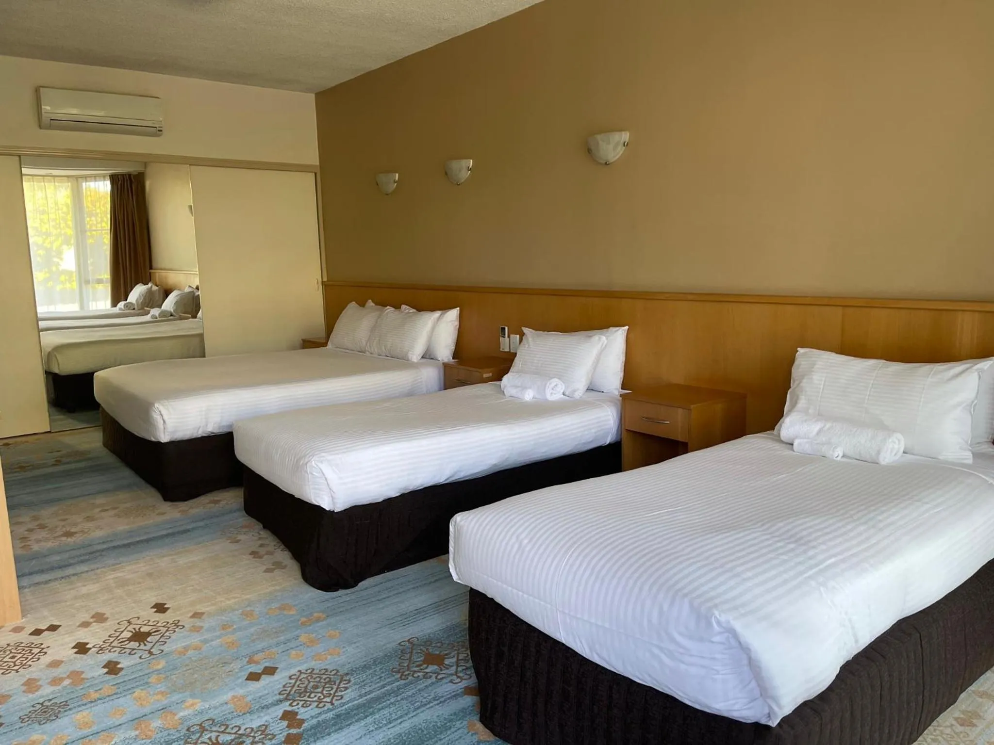 Bed in Haven Marina Motel