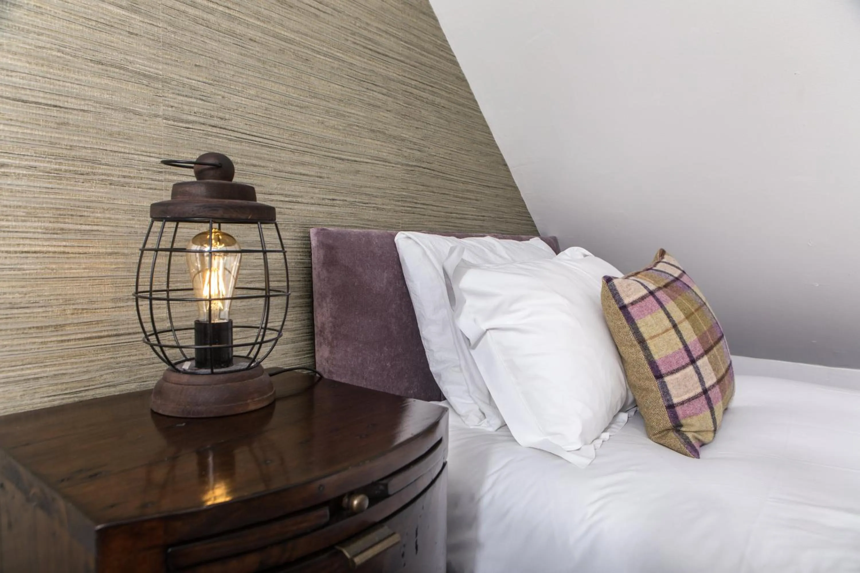 Shower, Bed in Greshornish House Hotel