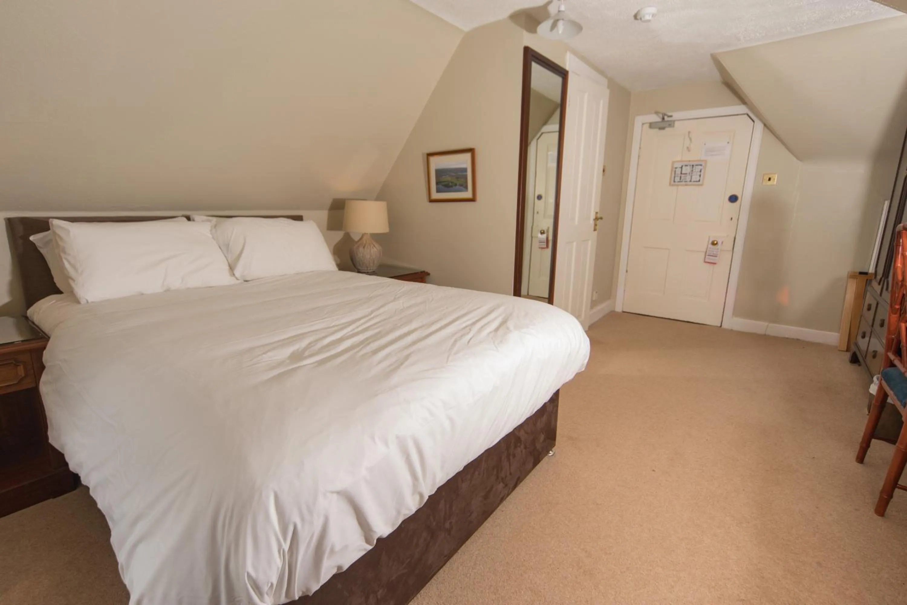 Bed in Greshornish House Hotel