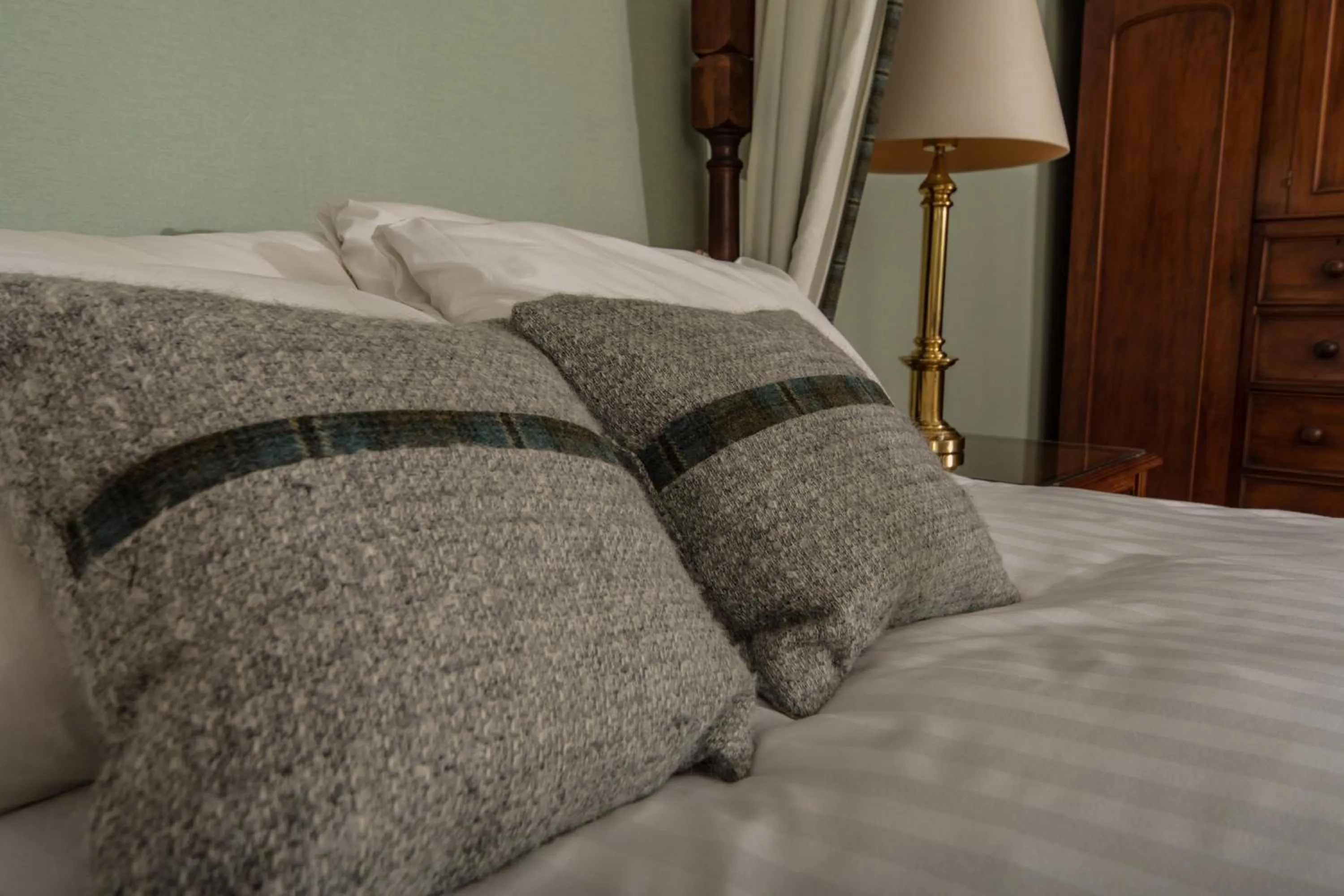 Bed in Greshornish House Hotel