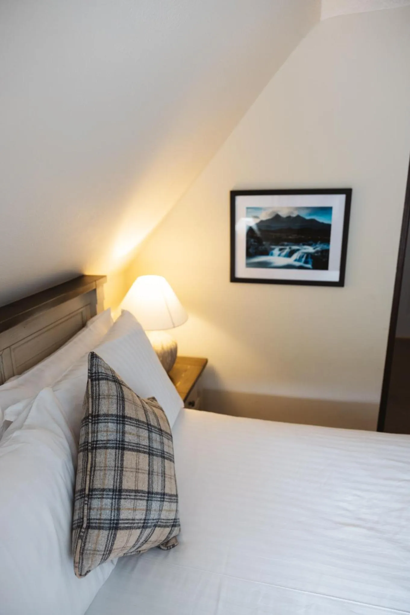 Bed in Greshornish House Hotel