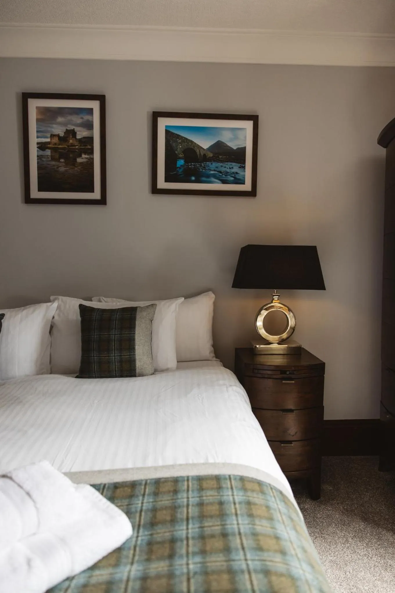 Bed in Greshornish House Hotel