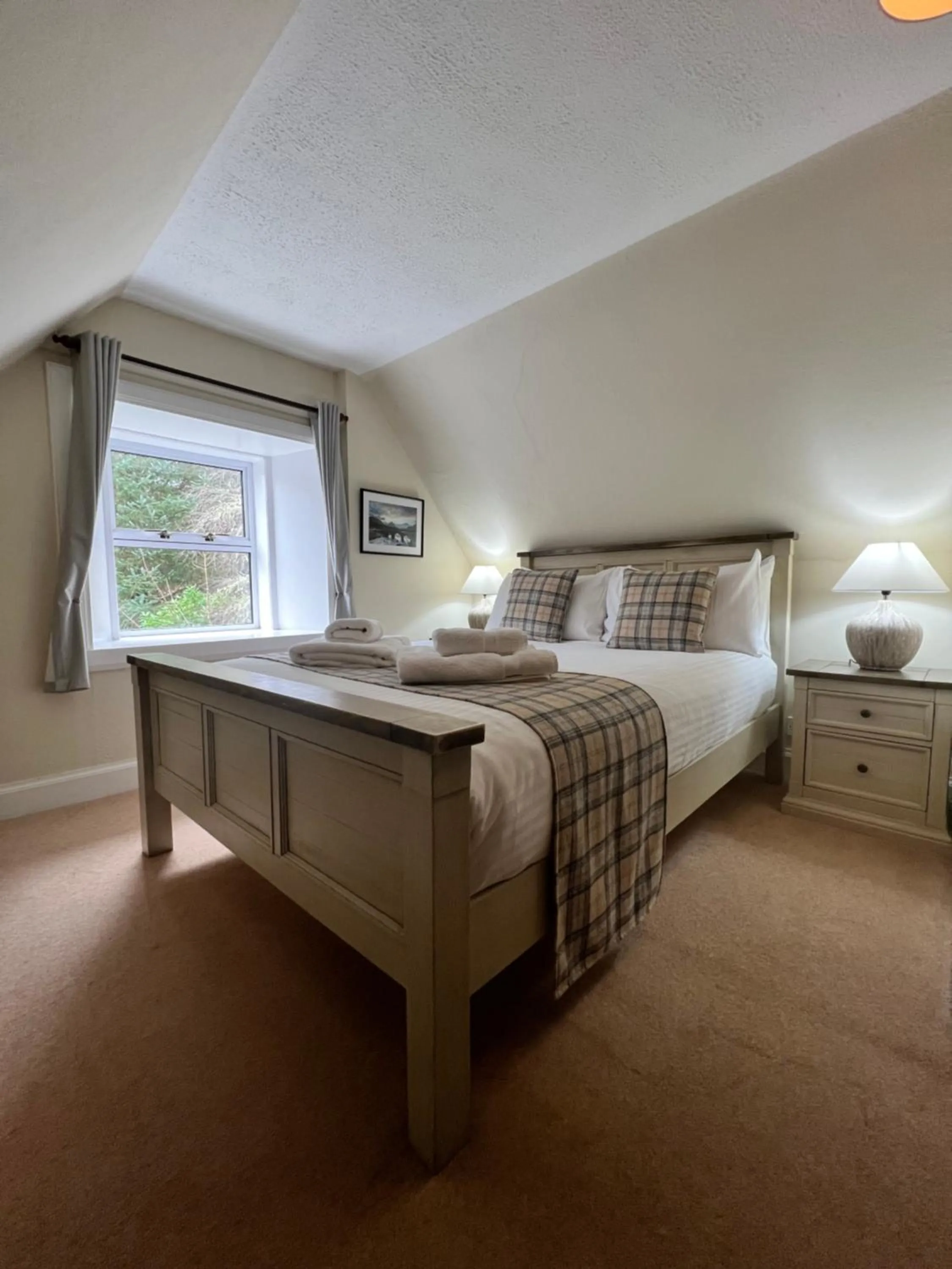 Bed in Greshornish House Hotel