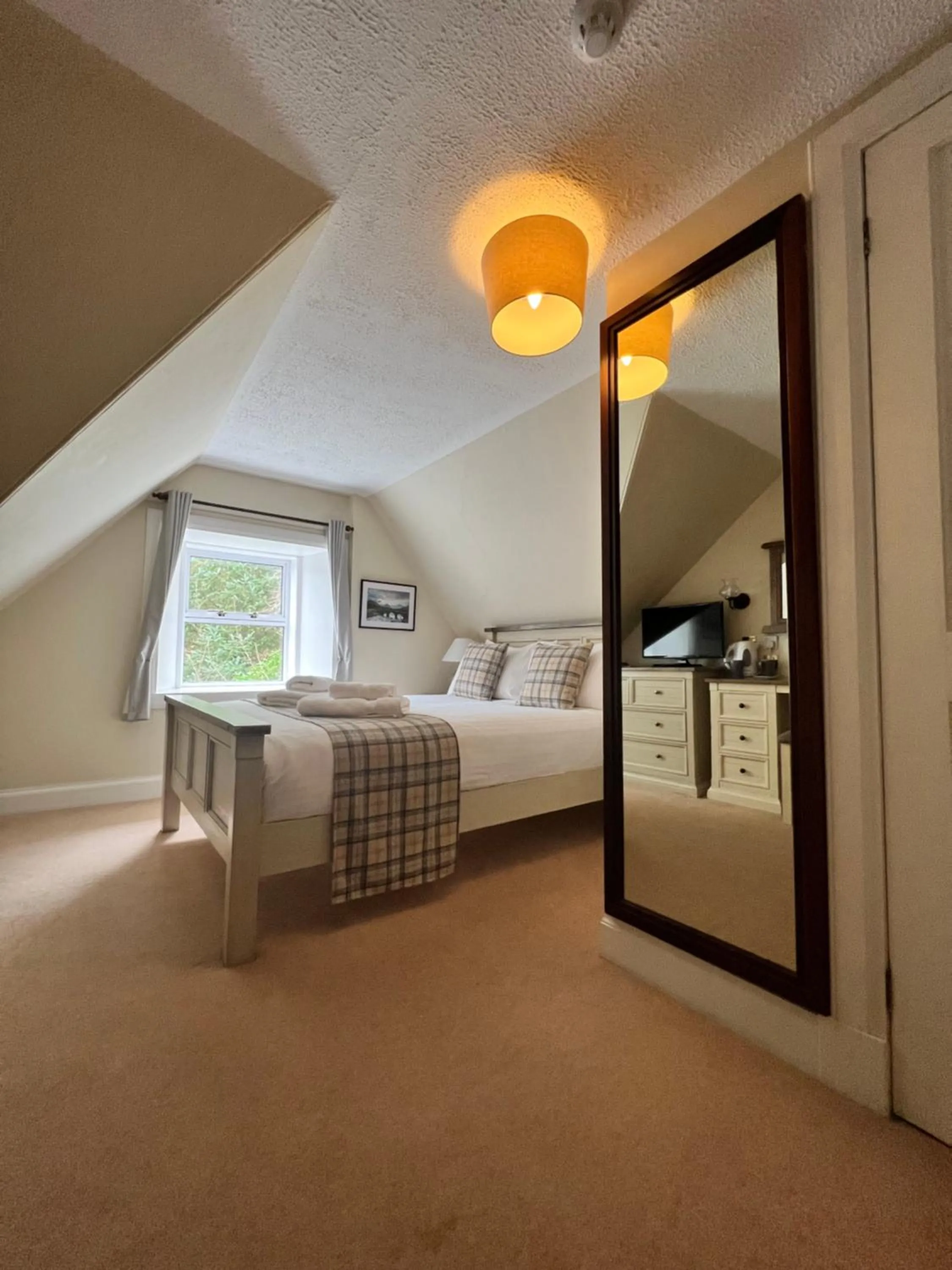 Bed in Greshornish House Hotel