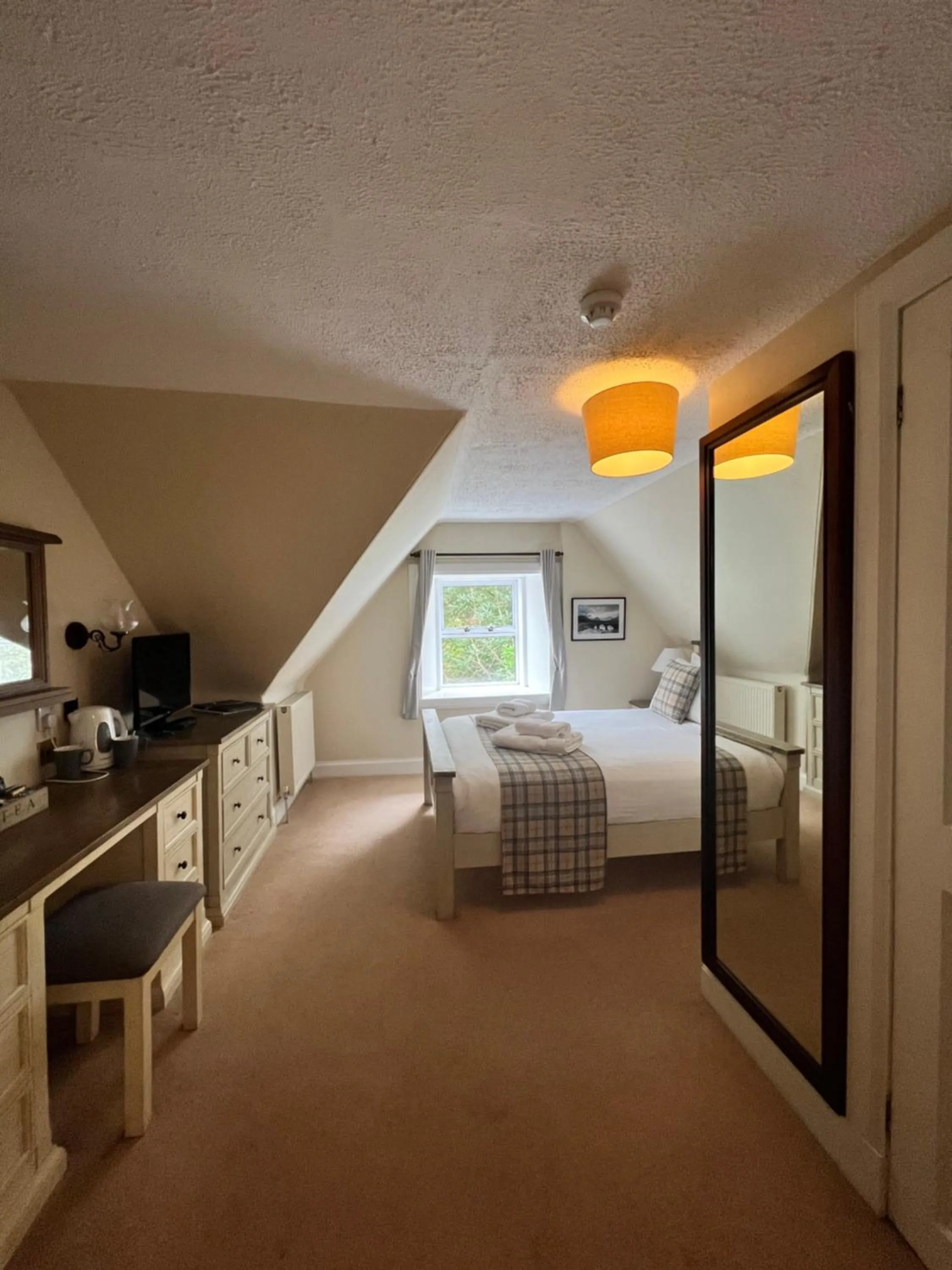 Bed in Greshornish House Hotel