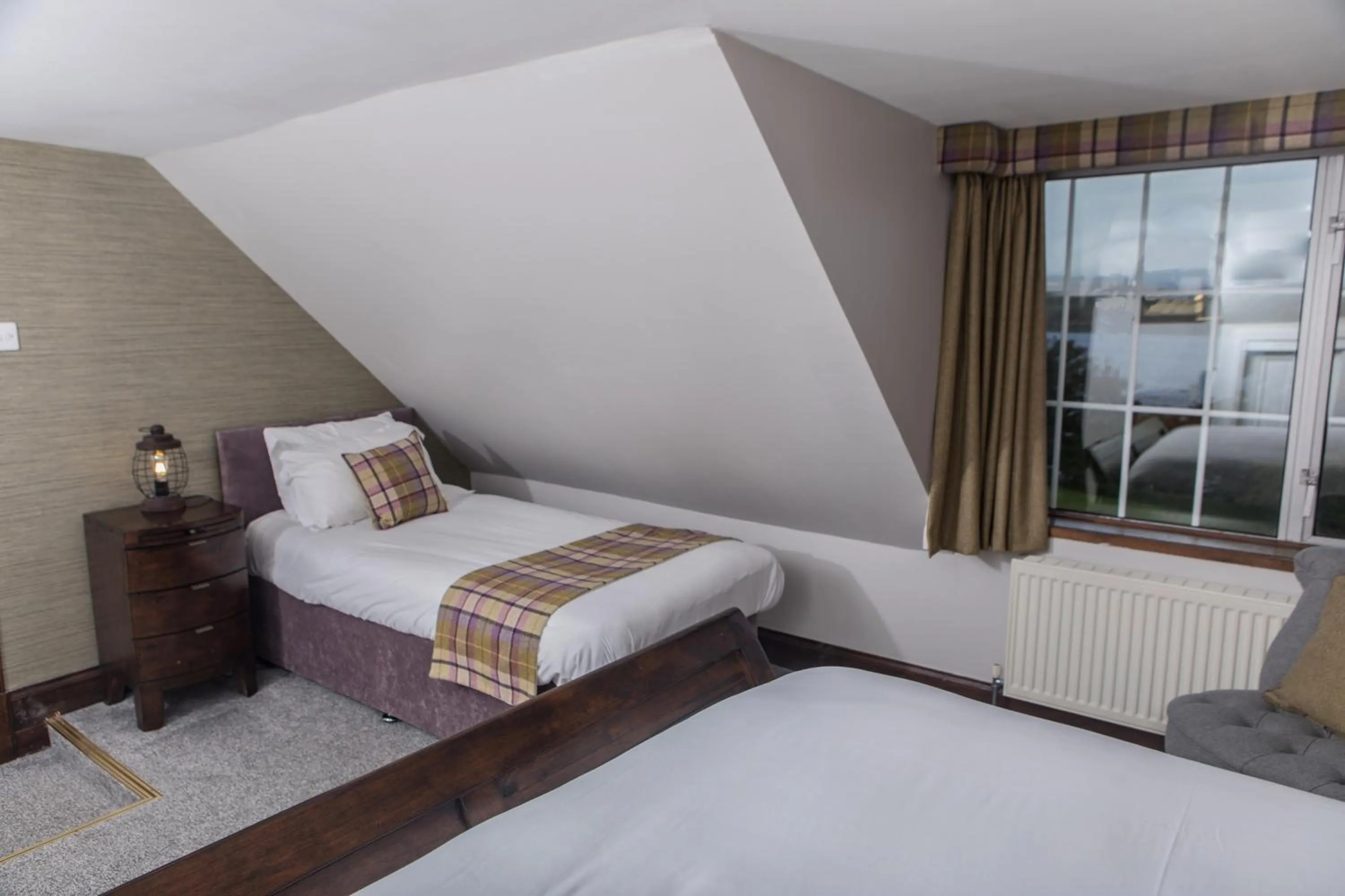 Shower, Bed in Greshornish House Hotel