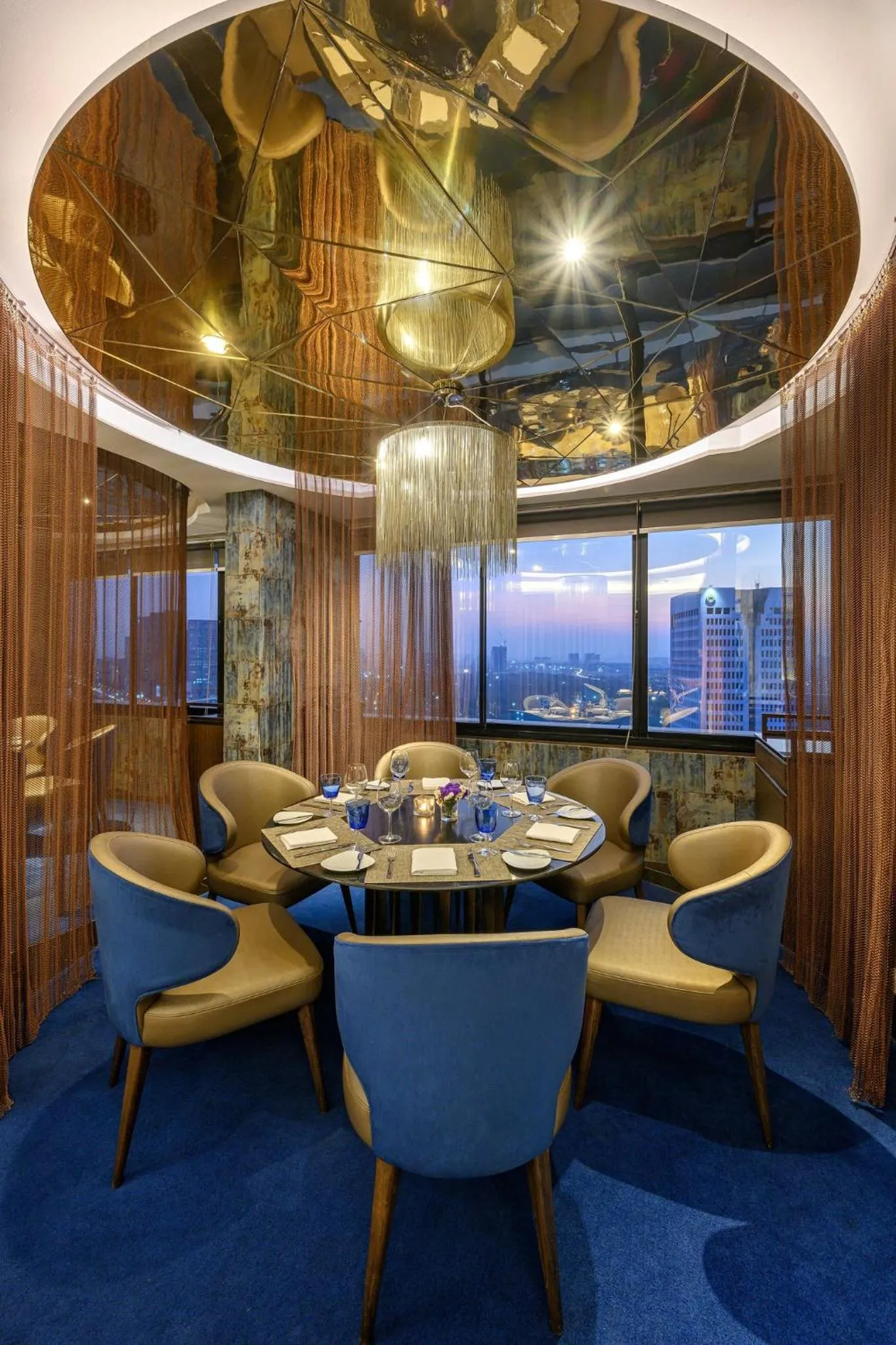 Restaurant/places to eat in Centara Grand at Central Plaza Ladprao Bangkok