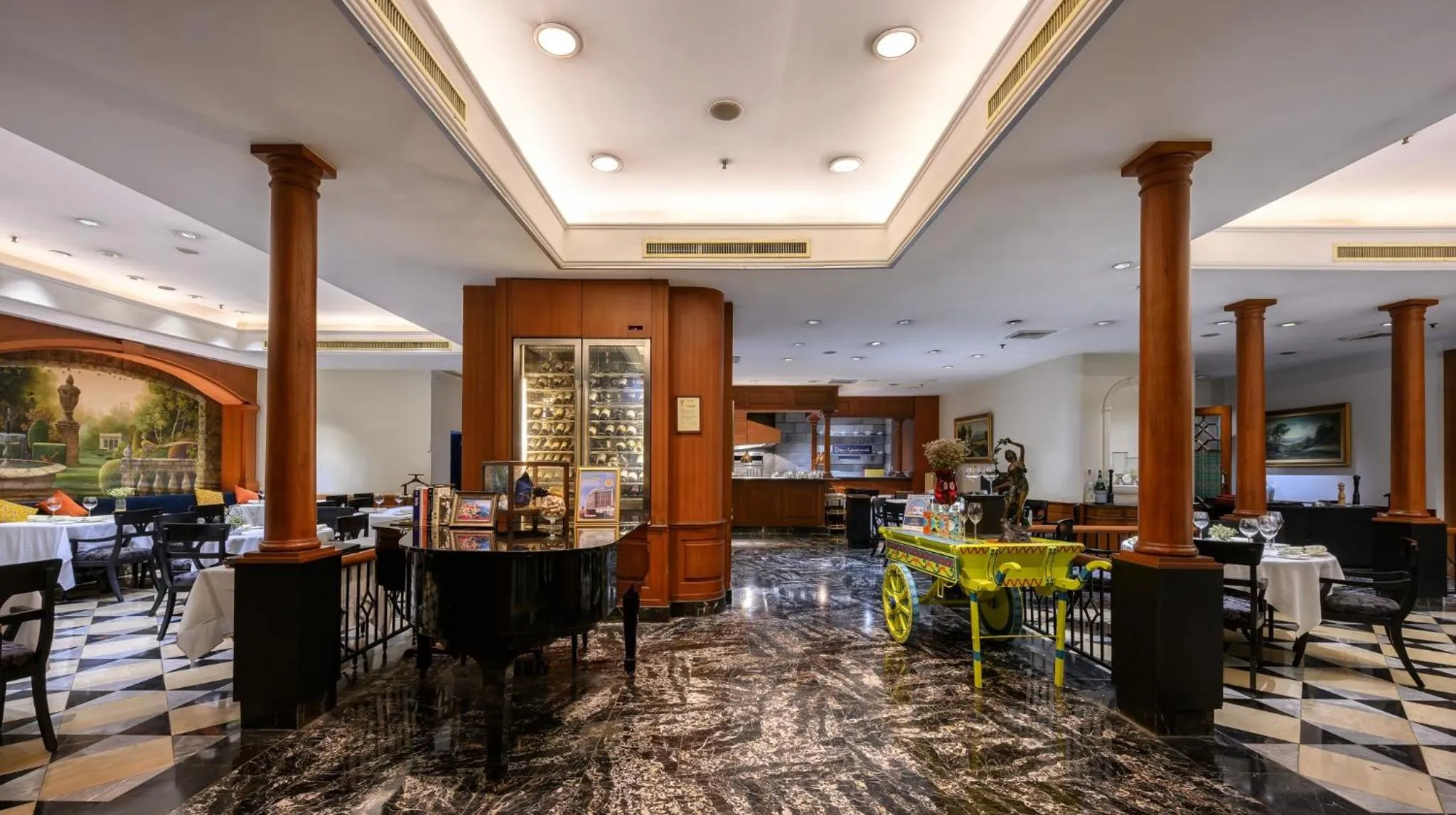 Restaurant/places to eat in Centara Grand at Central Plaza Ladprao Bangkok