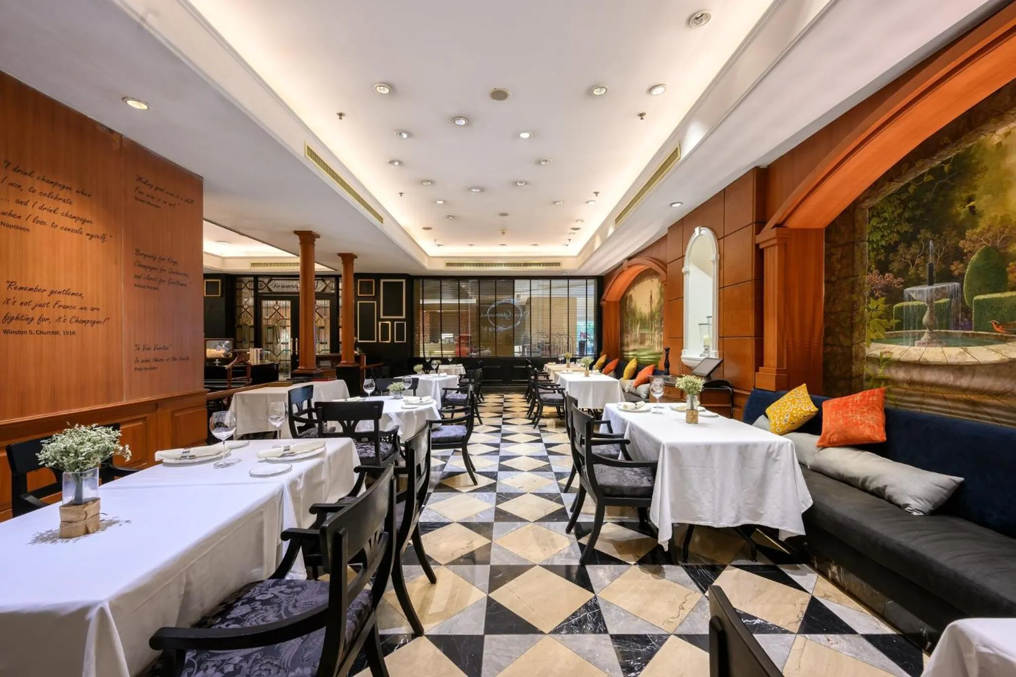 Restaurant/places to eat in Centara Grand at Central Plaza Ladprao Bangkok