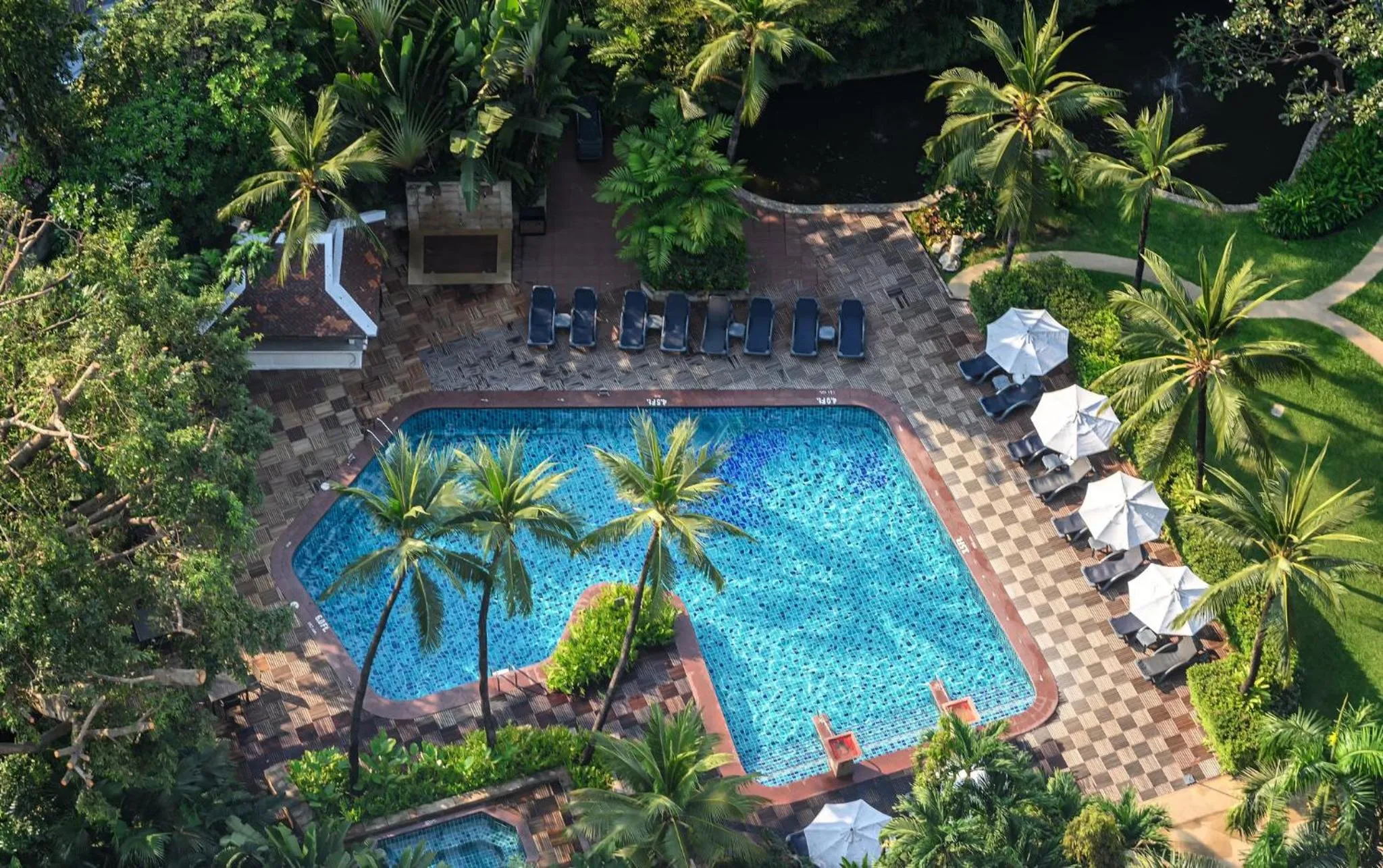Swimming pool in Centara Grand at Central Plaza Ladprao Bangkok