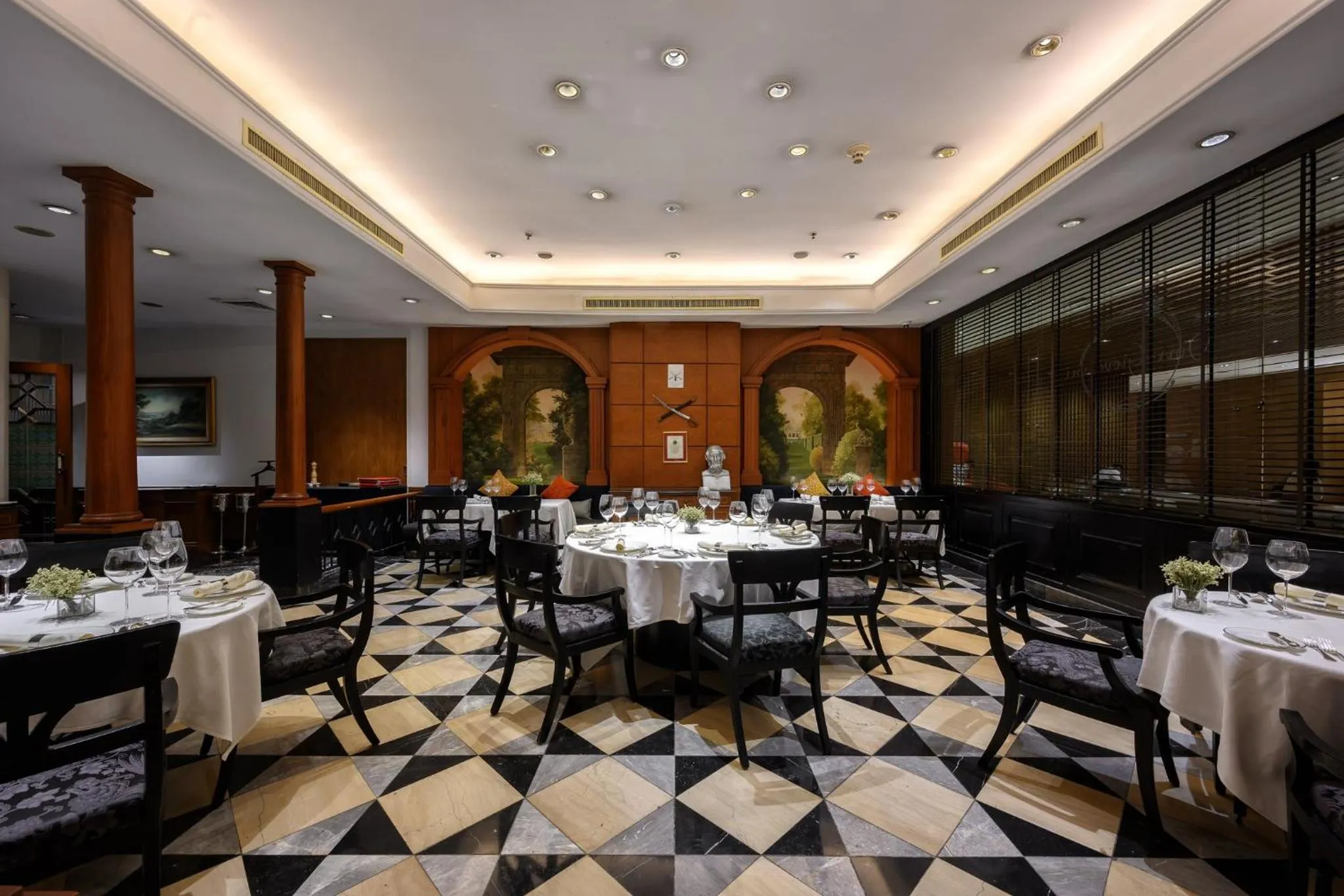 Restaurant/places to eat in Centara Grand at Central Plaza Ladprao Bangkok