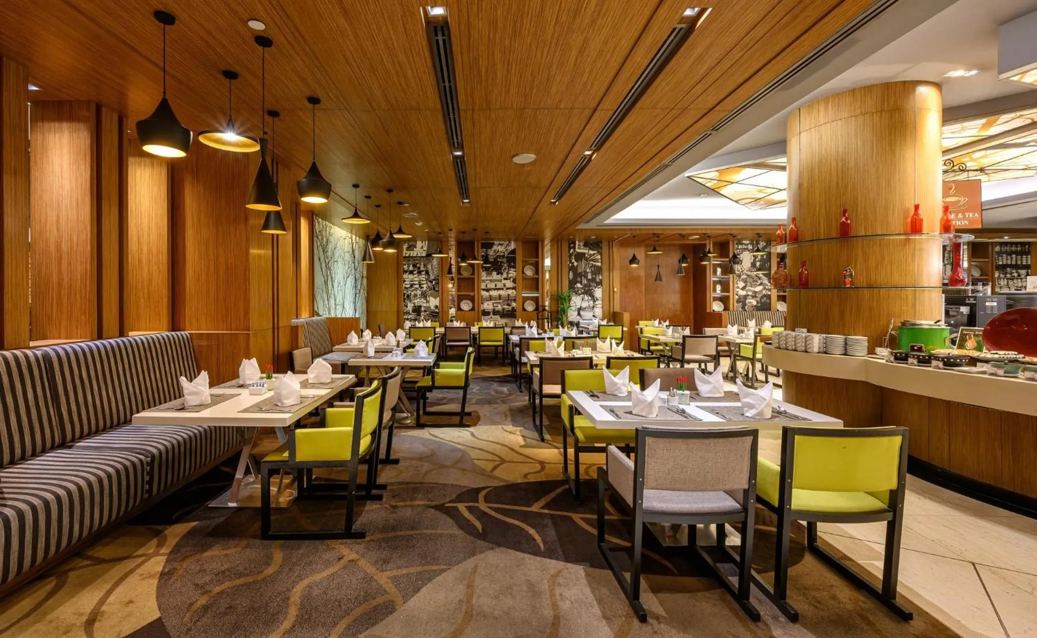 Restaurant/places to eat in Centara Grand at Central Plaza Ladprao Bangkok