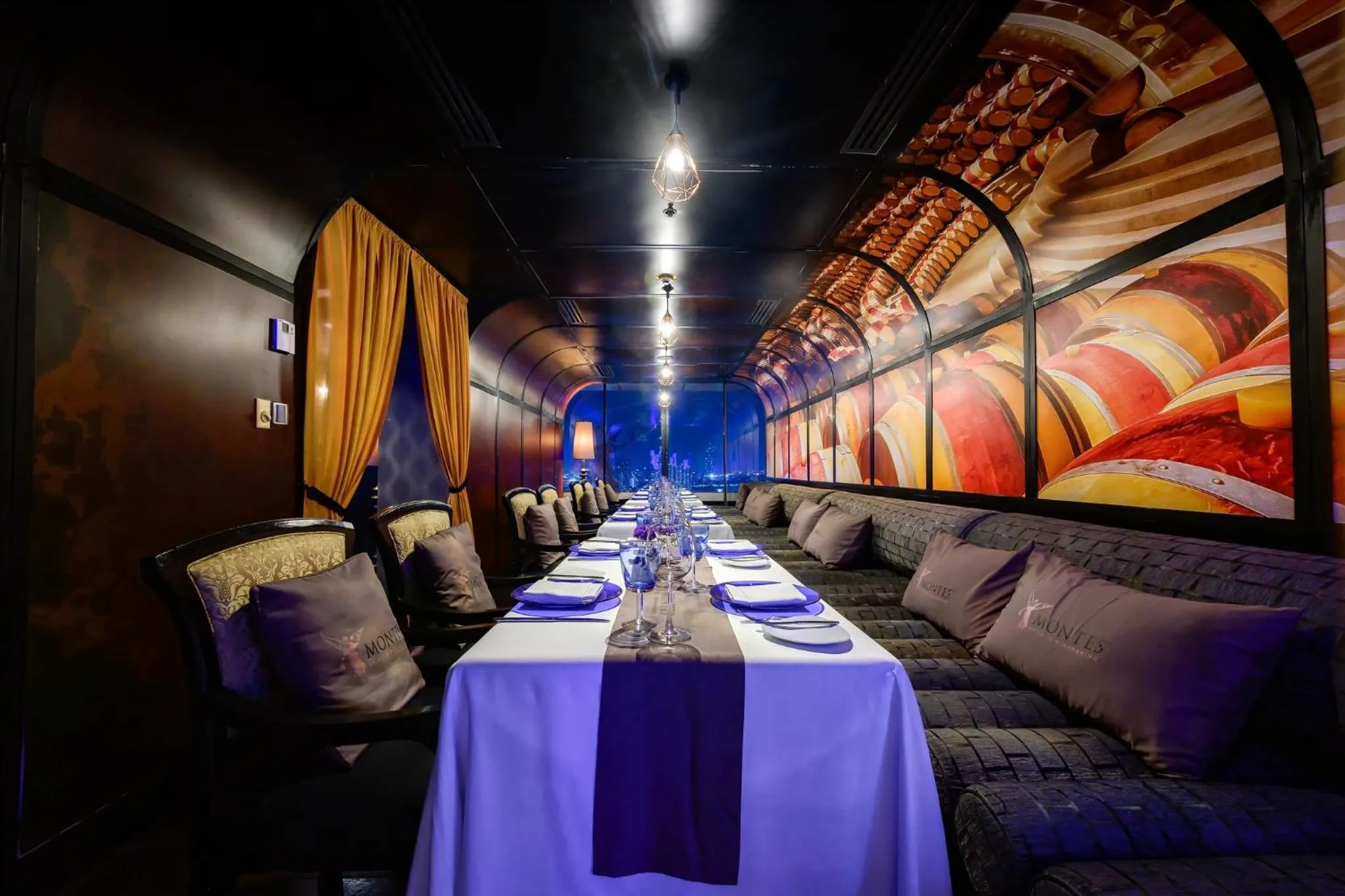 Restaurant/places to eat in Centara Grand at Central Plaza Ladprao Bangkok