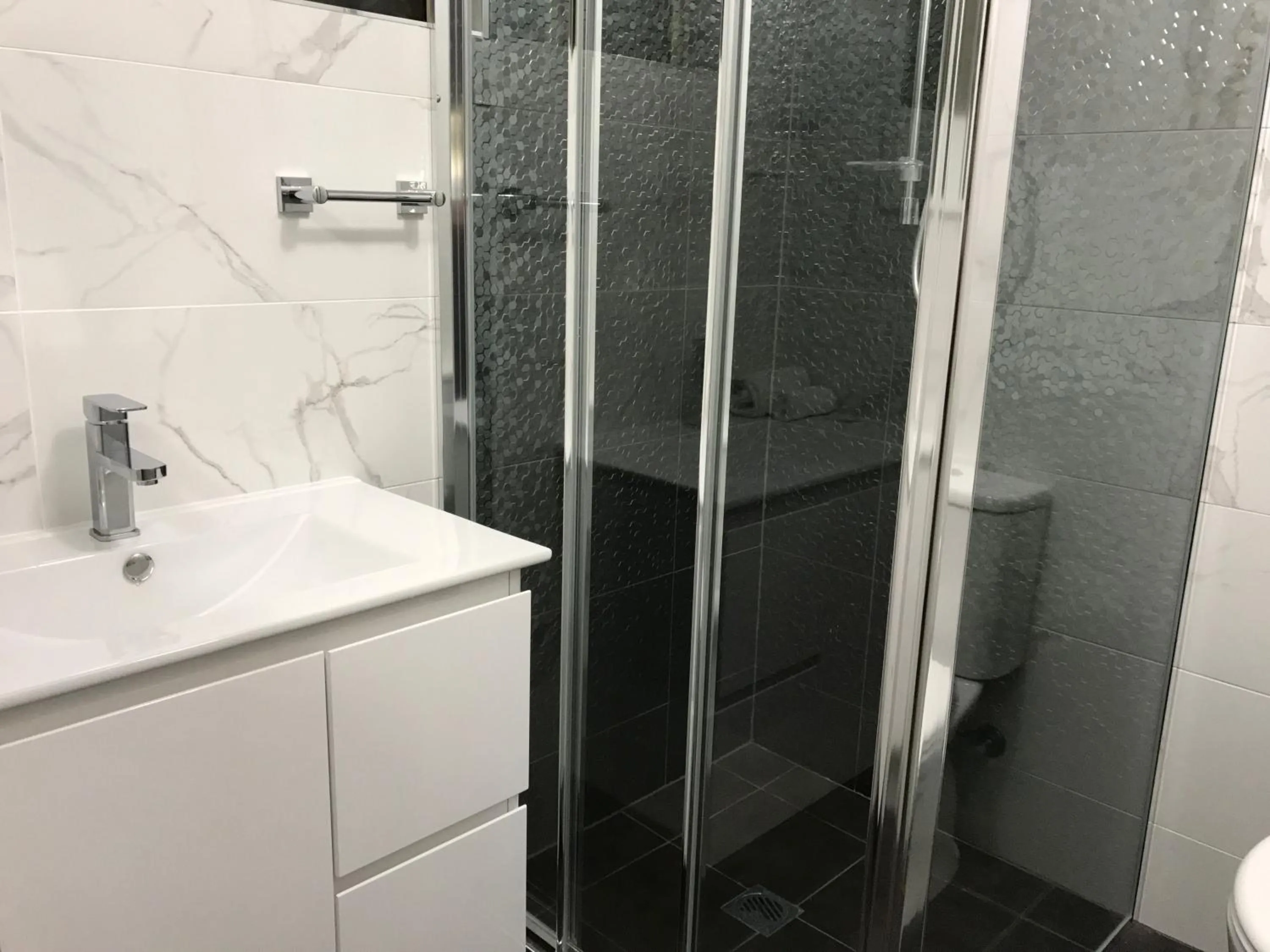 Bathroom in Mollymook Paradise Haven Motel