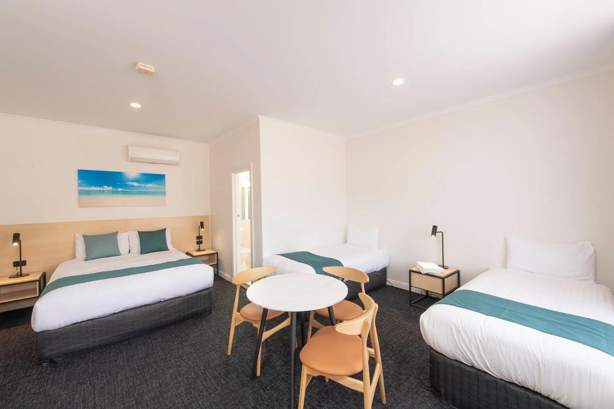 Bed in Glenelg Motel