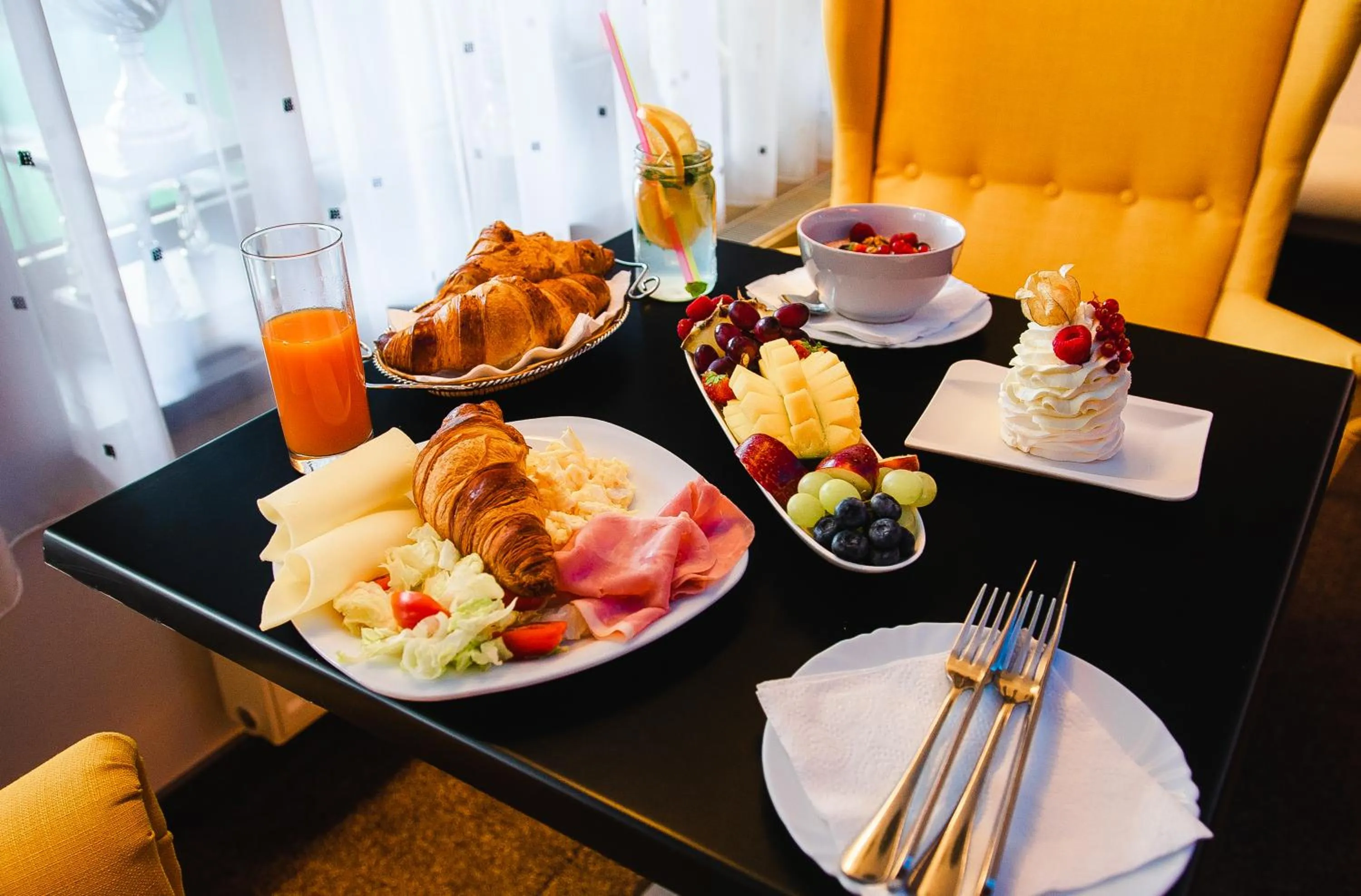 Restaurant/places to eat in AeroCafe