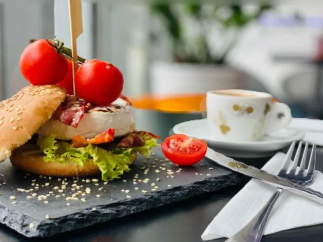 Restaurant/places to eat in AeroCafe