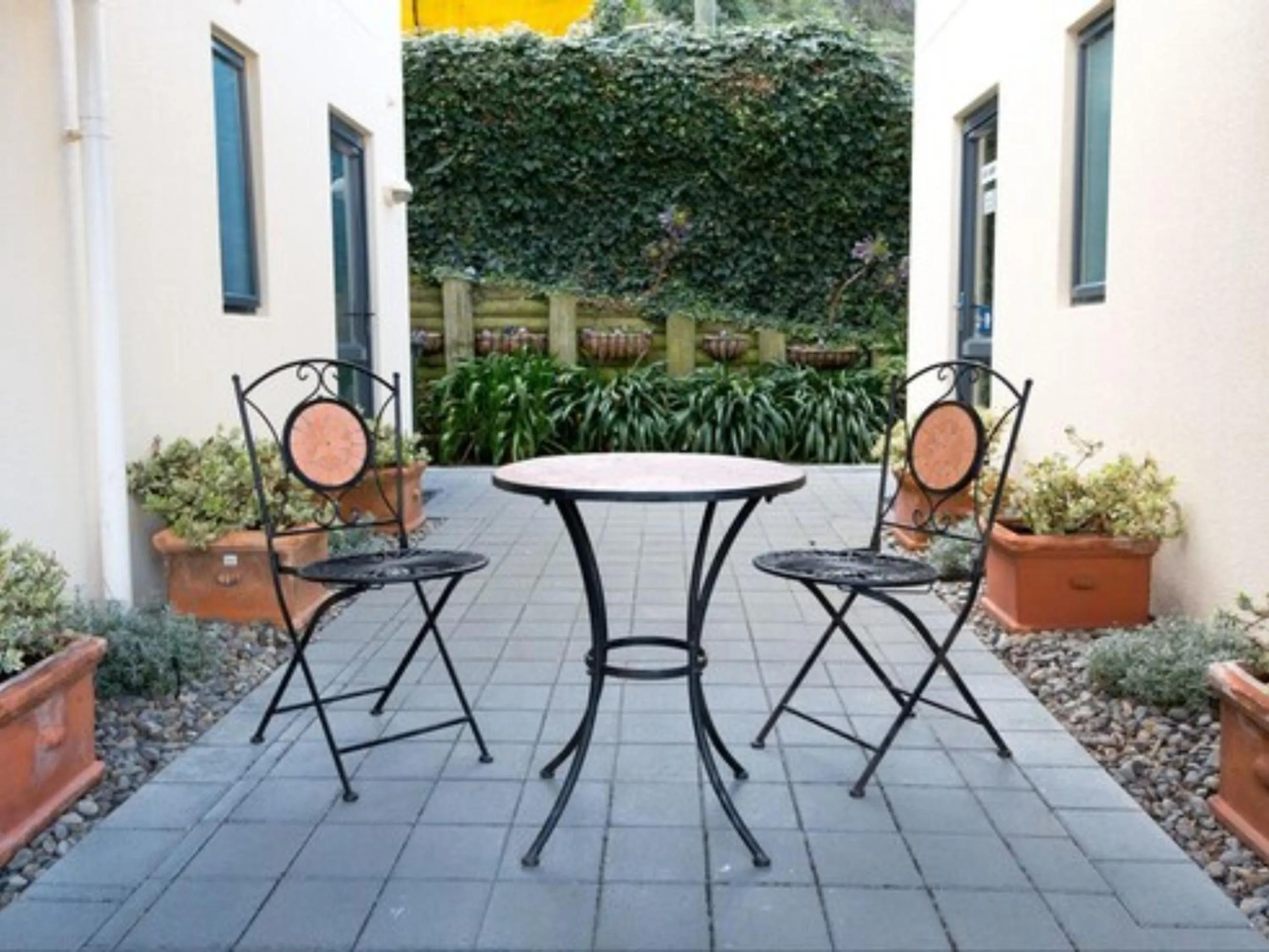 Garden in Bella Vista Motel Wellington