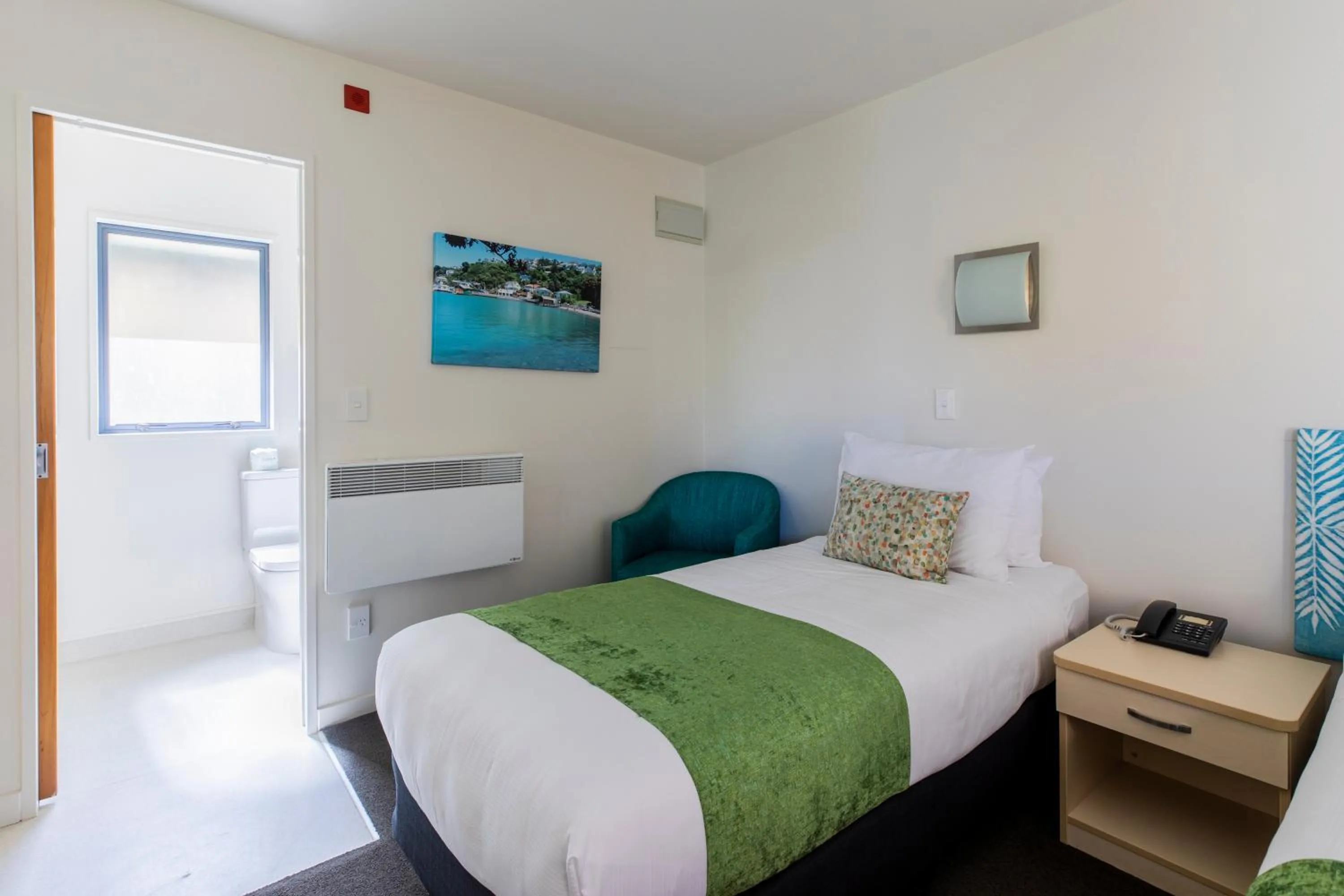 Bedroom, Bed in Bella Vista Motel Wellington