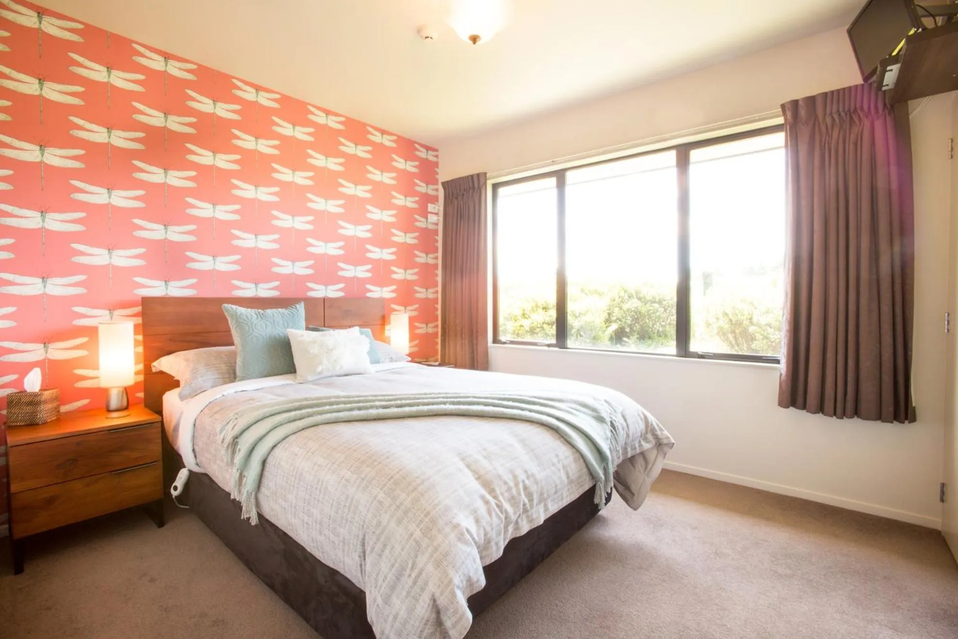 Bedroom, Bed in Manuka Lodge B&B