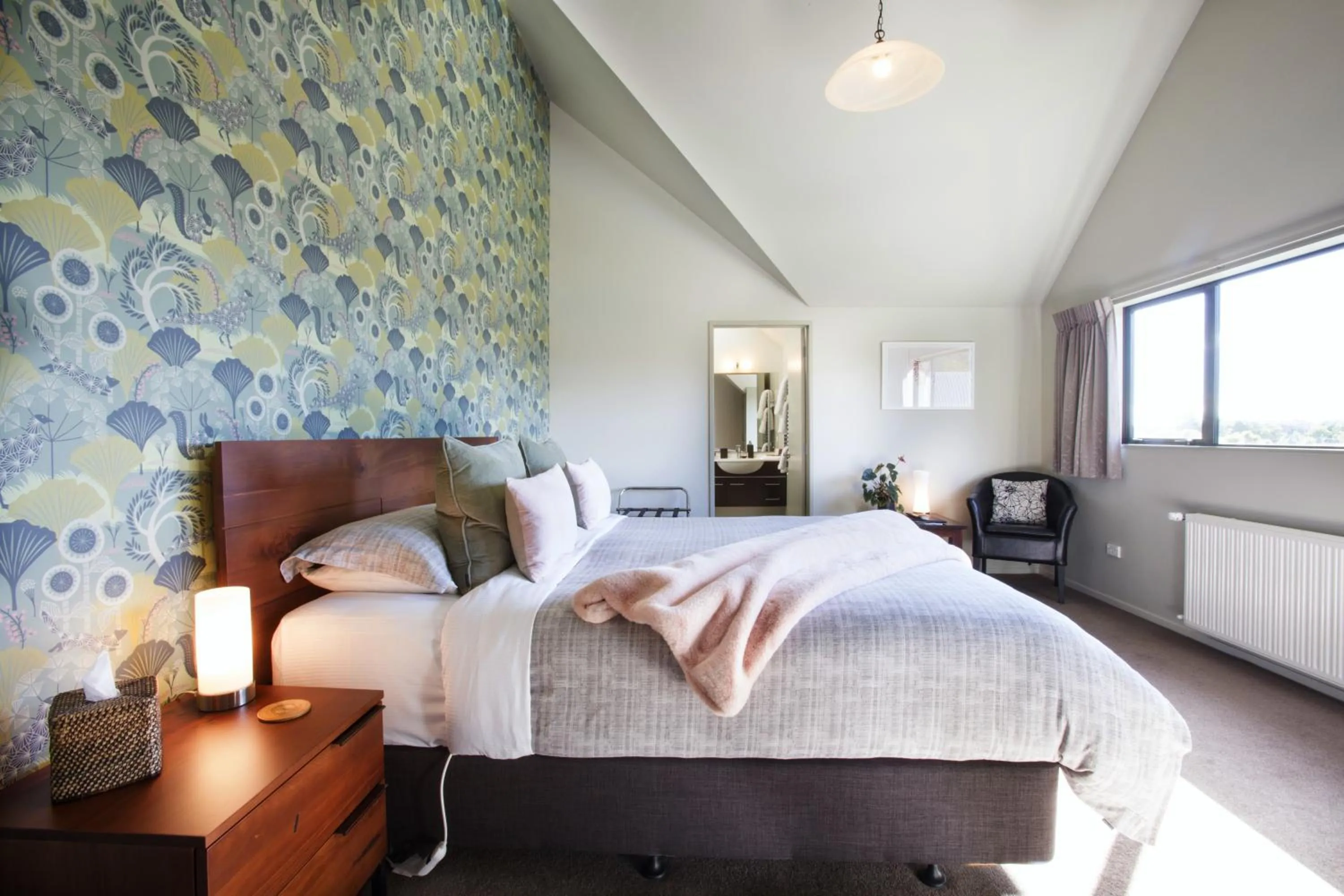 Bedroom, Bed in Manuka Lodge B&B