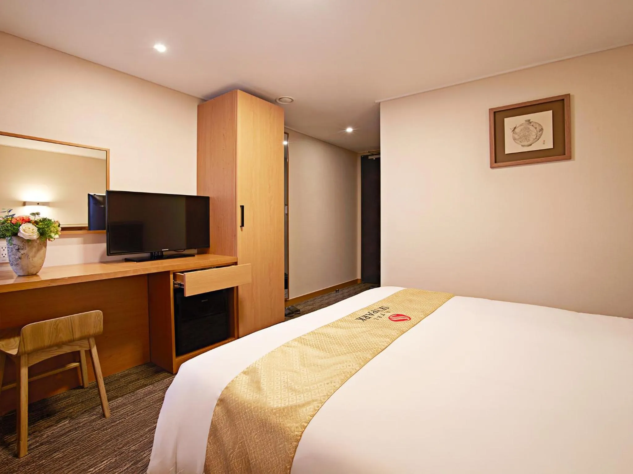 Bed in Hotel Skypark Myeongdong 1