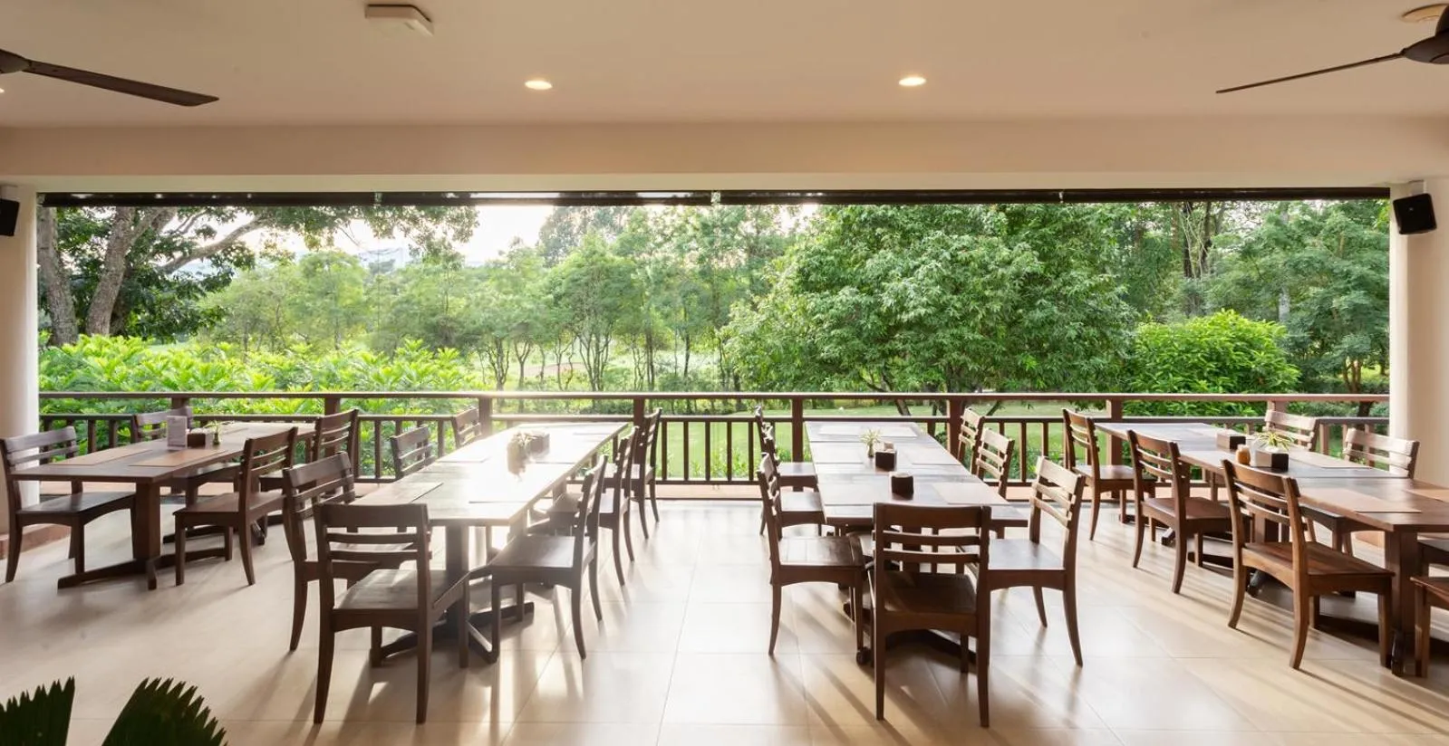 Restaurant/places to eat in Mae Jo Golf Resort & Spa