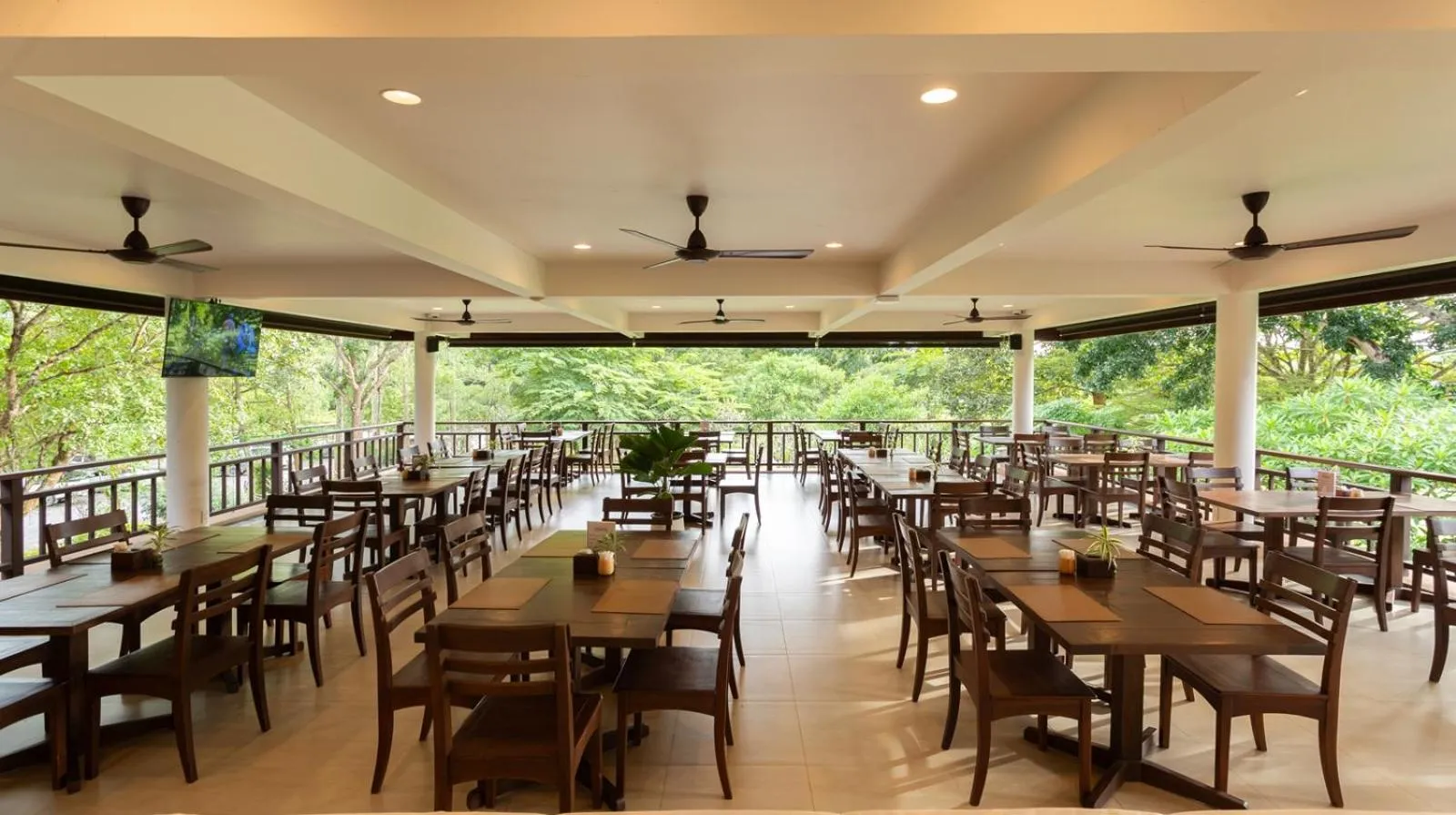 Restaurant/places to eat in Mae Jo Golf Resort & Spa