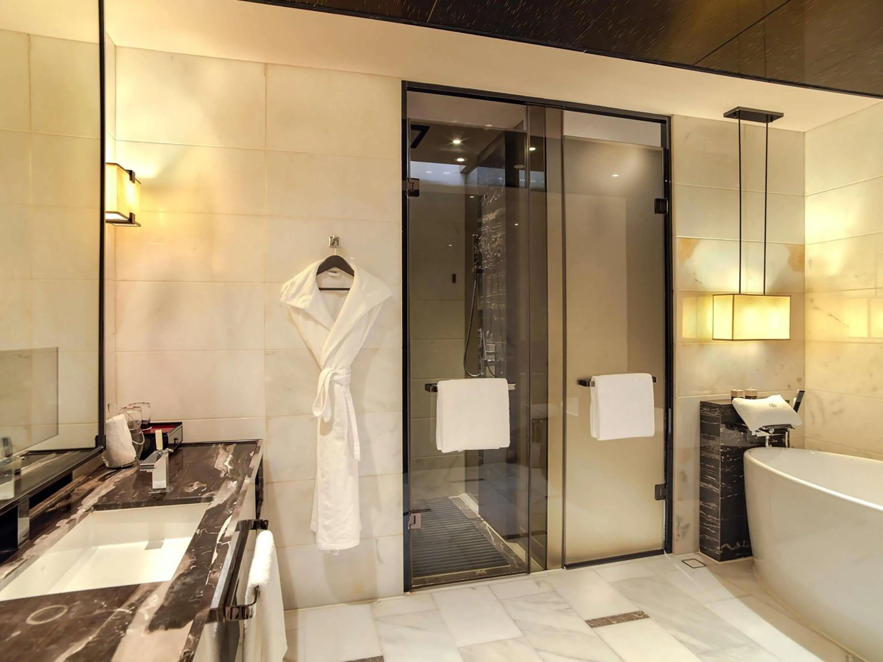 Bedroom in Sofitel Guangzhou Sunrich