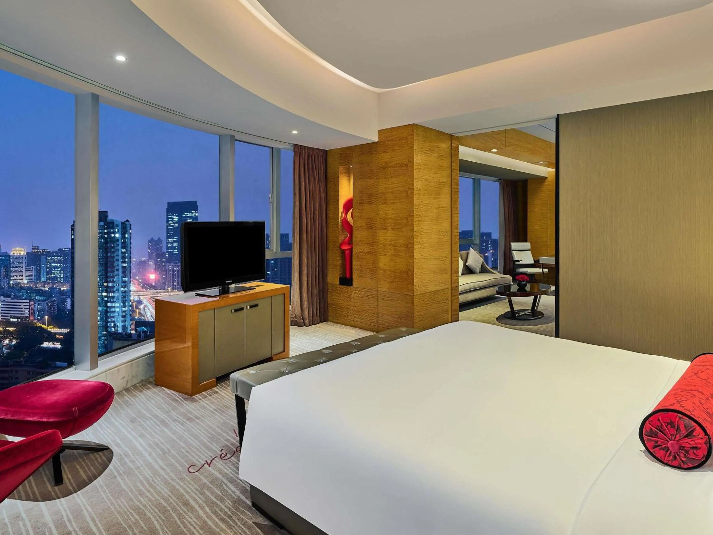 Bedroom, Bed in Sofitel Guangzhou Sunrich