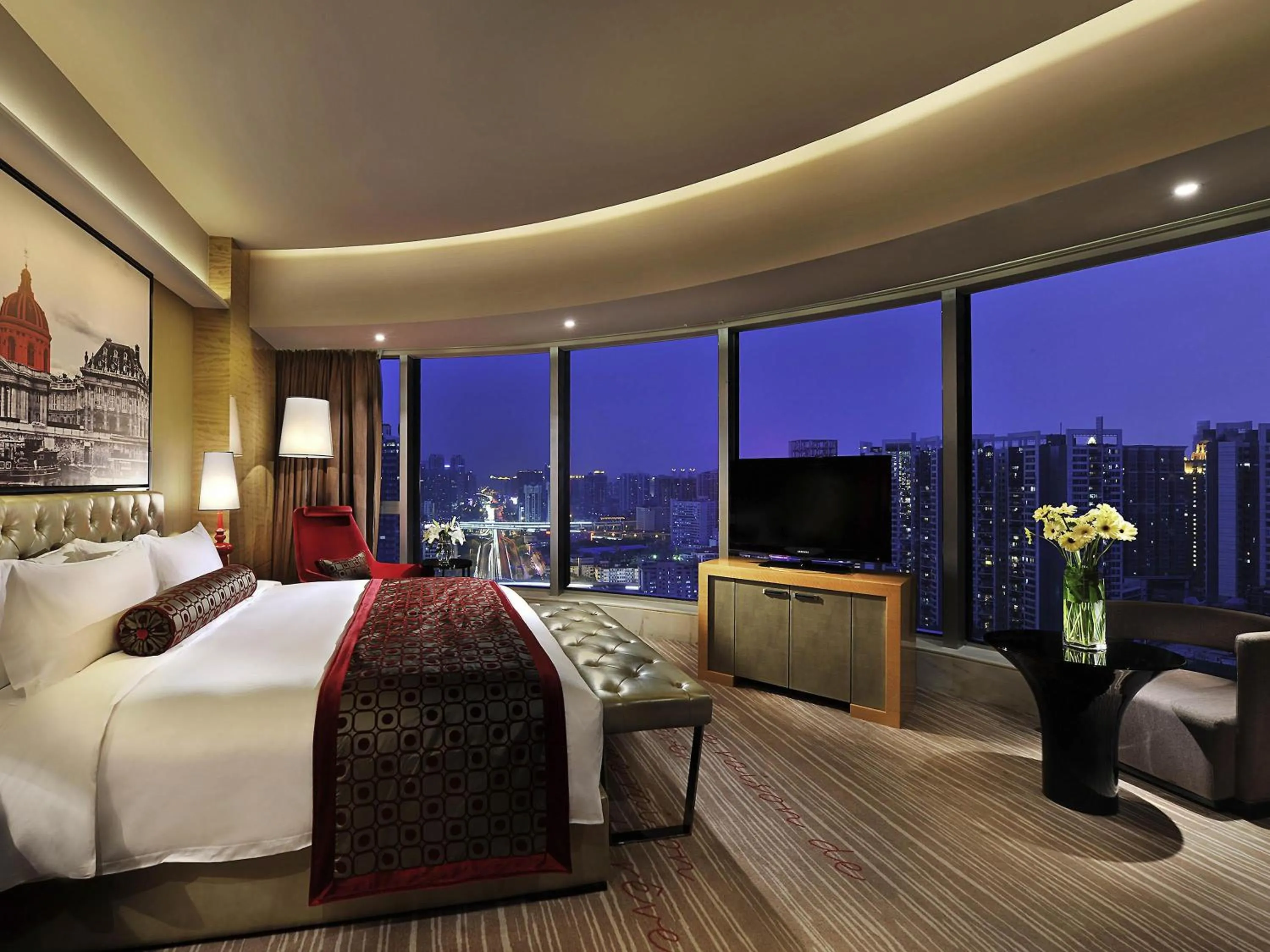 Bedroom, Bed in Sofitel Guangzhou Sunrich