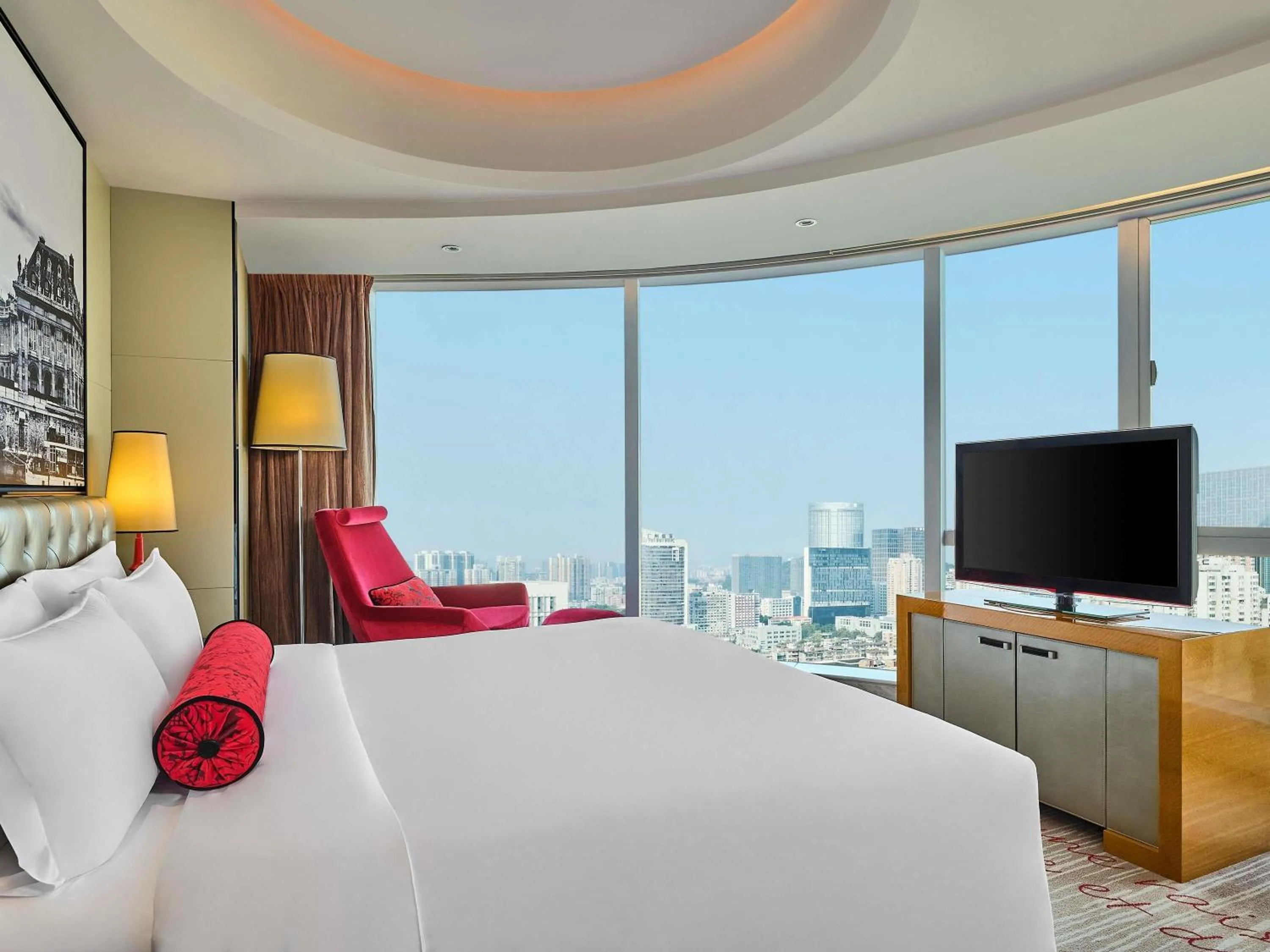 Bedroom, Bed in Sofitel Guangzhou Sunrich