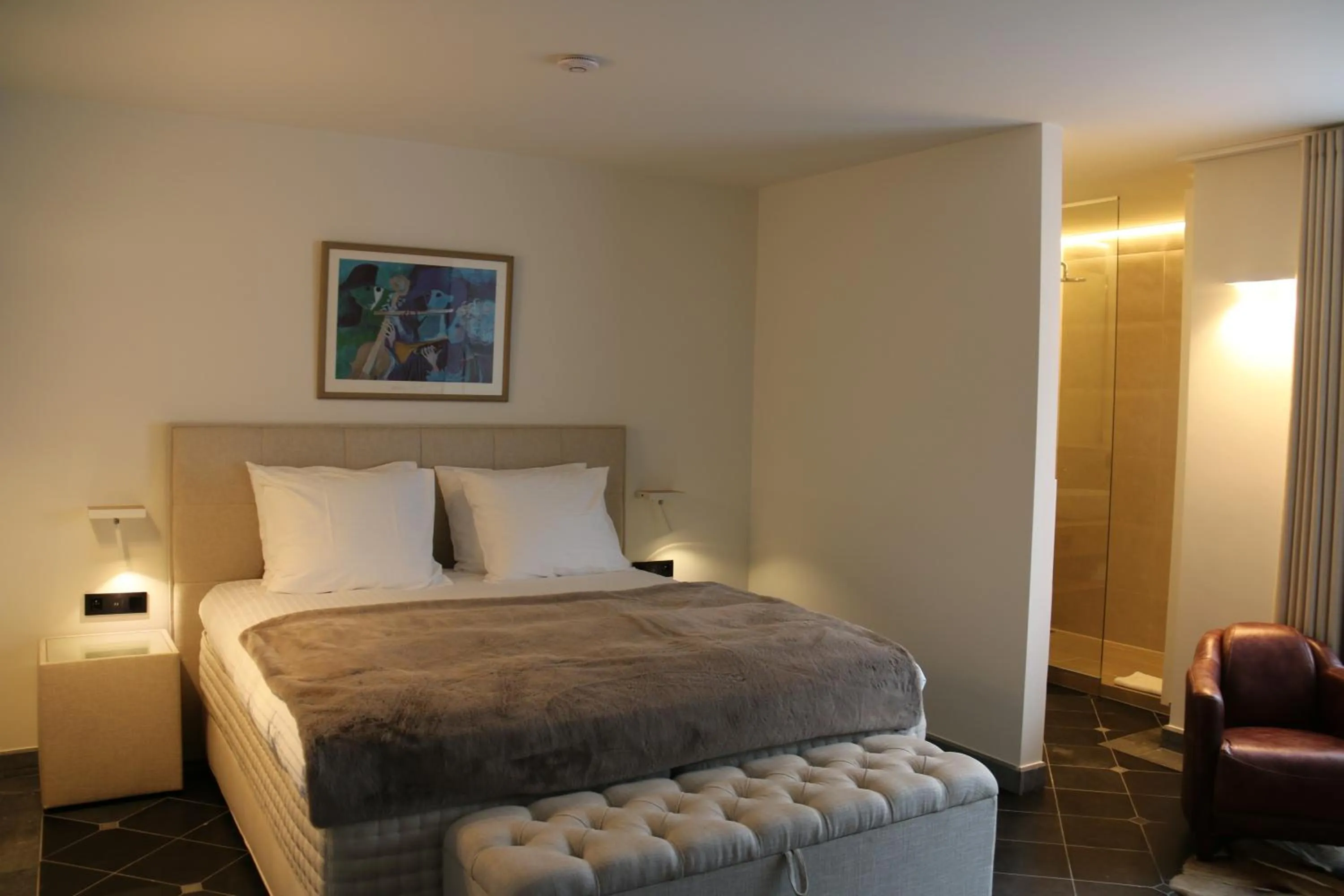 Bedroom, Bed in Hof Van Volmersele - Luxury B&B