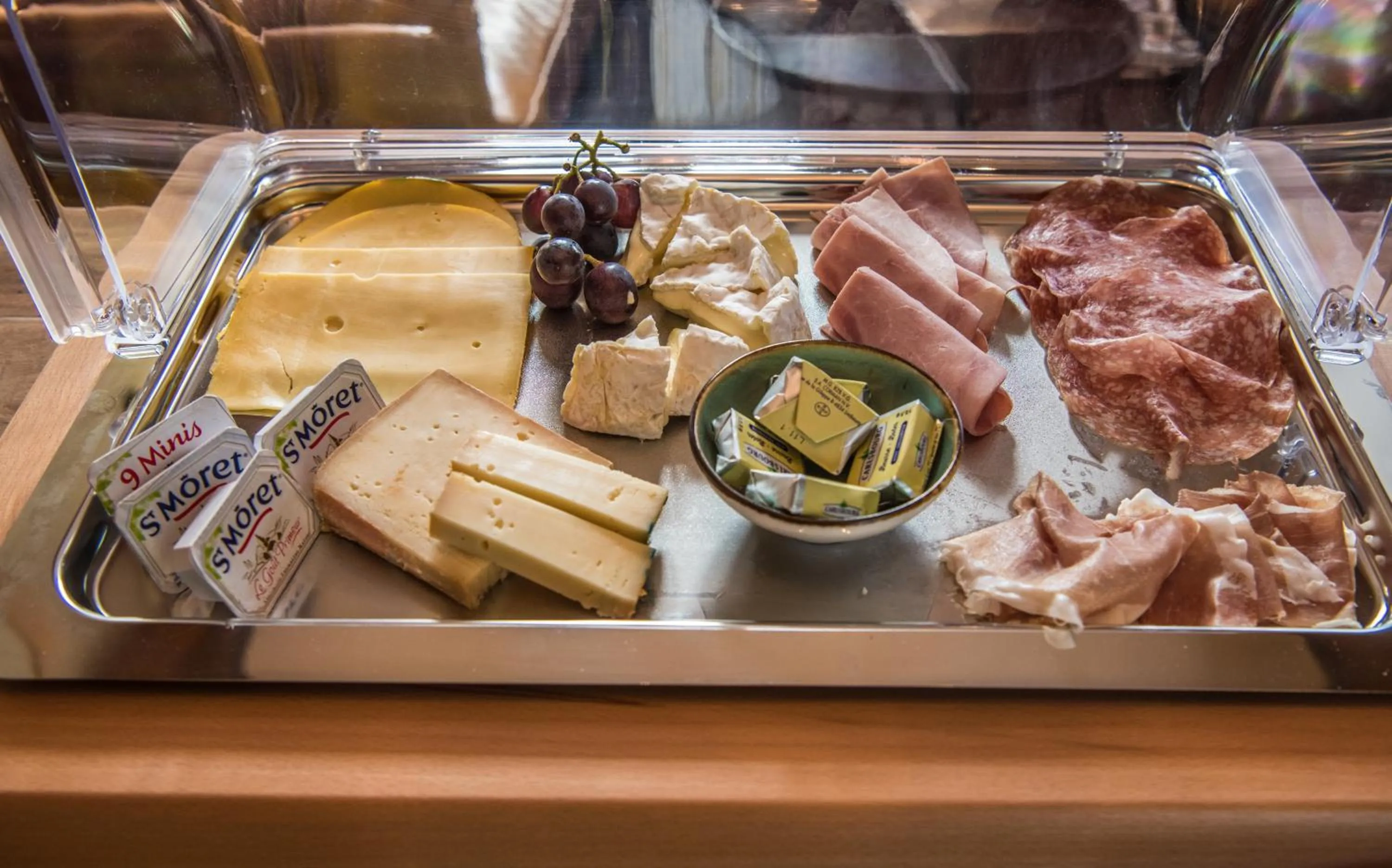 Buffet breakfast in Hof Van Volmersele - Luxury B&B