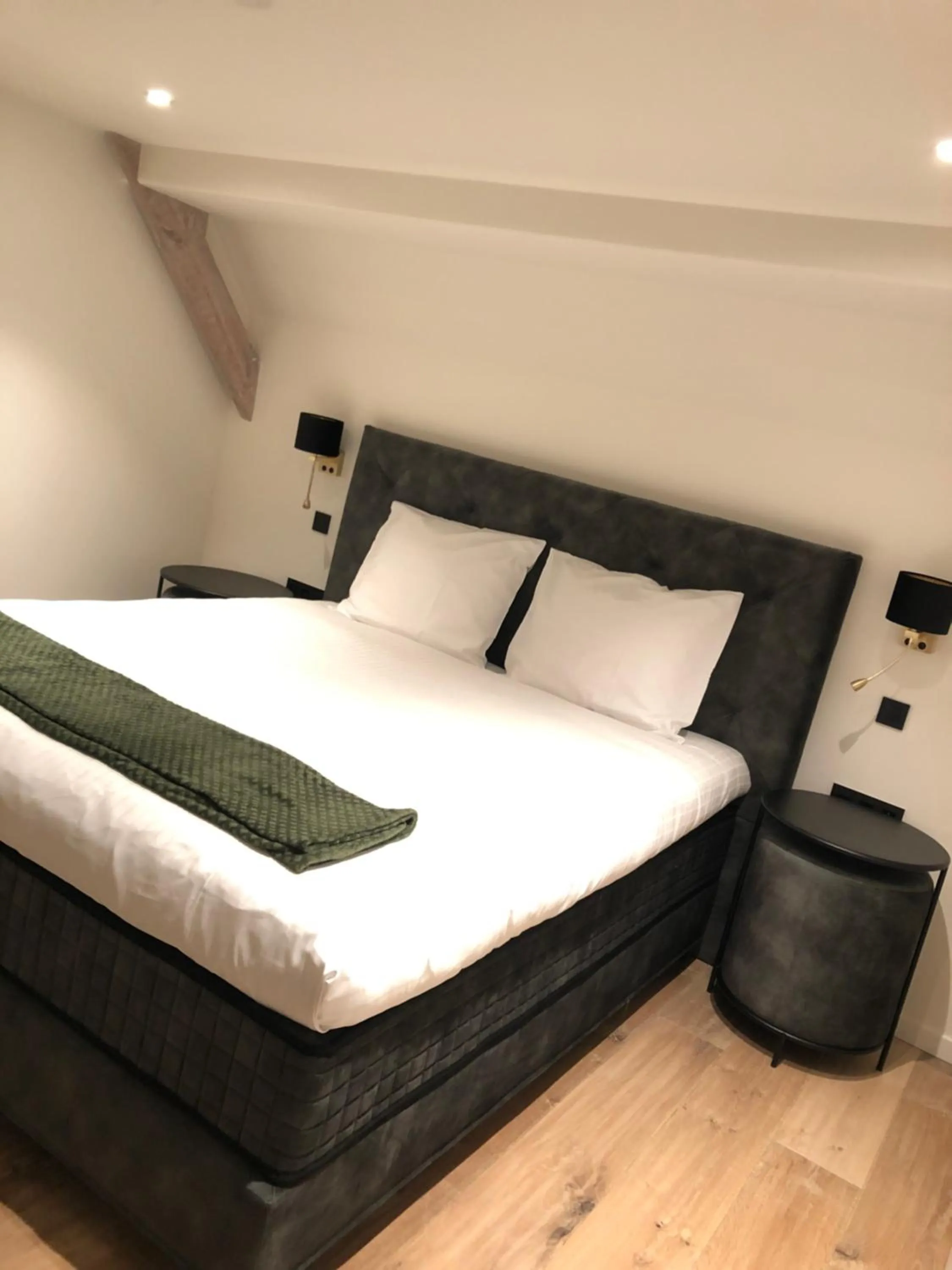 Bed in Hof Van Volmersele - Luxury B&B