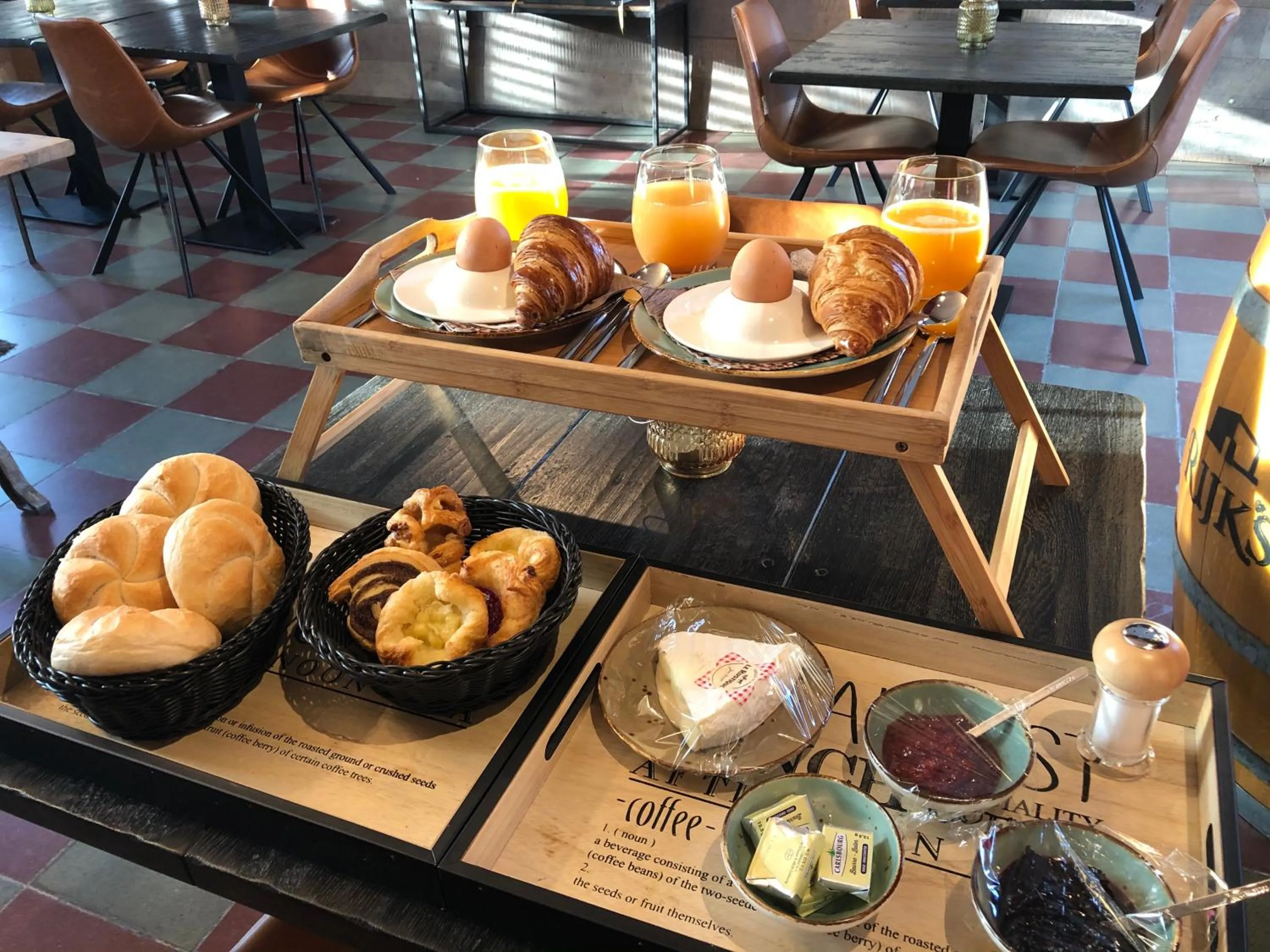 Breakfast in Hof Van Volmersele - Luxury B&B