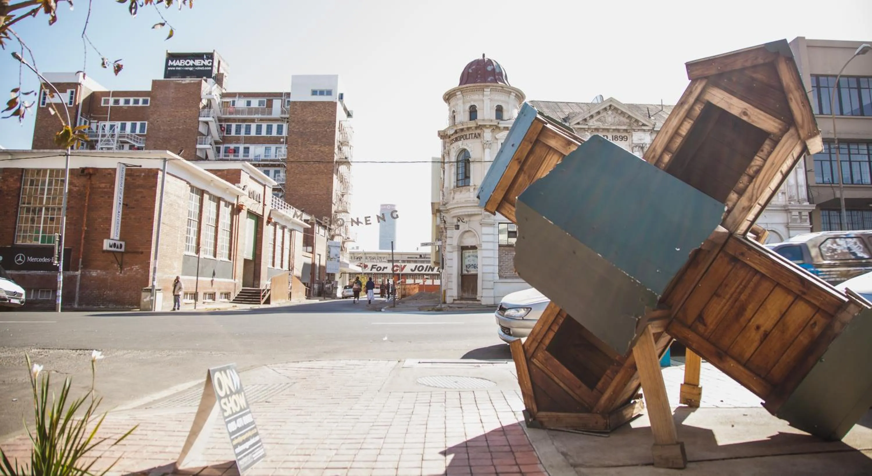 Area and facilities in 12 Decades Art Hotel