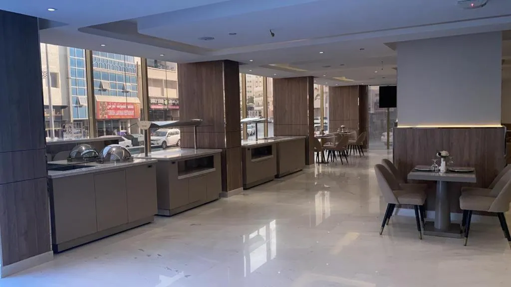 Restaurant/places to eat in Corp Executive Hotel Doha Suites