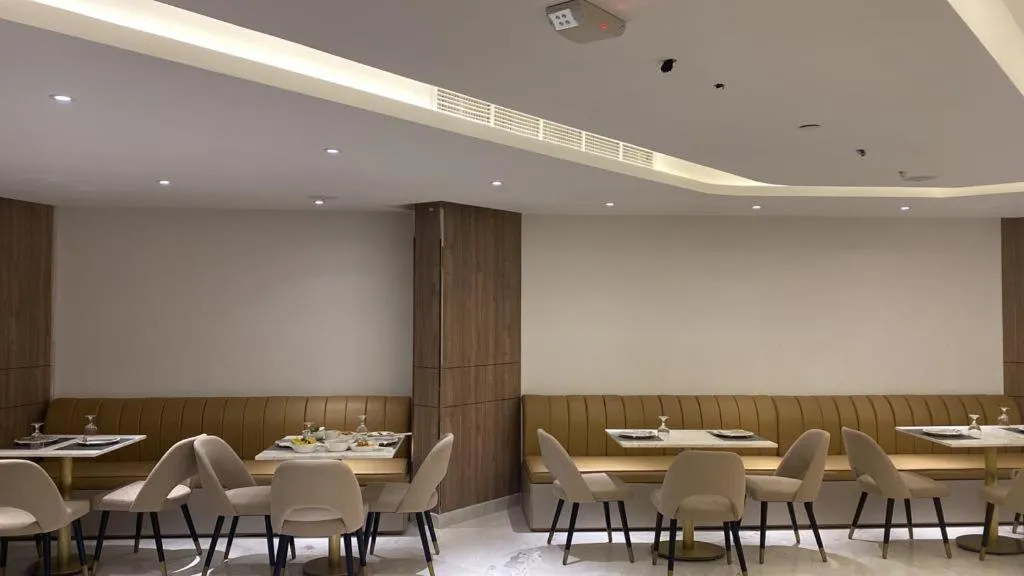Restaurant/places to eat in Corp Executive Hotel Doha Suites