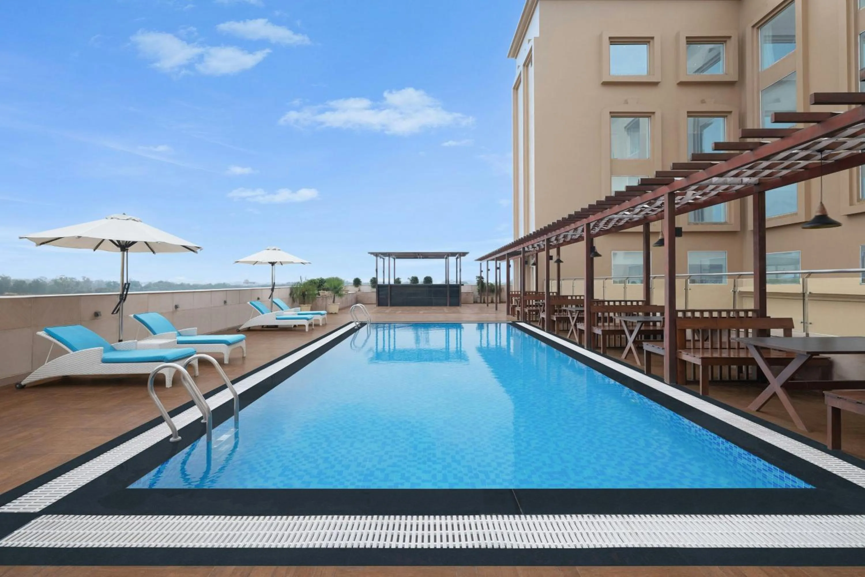 Swimming pool in Fairfield by Marriott Amritsar